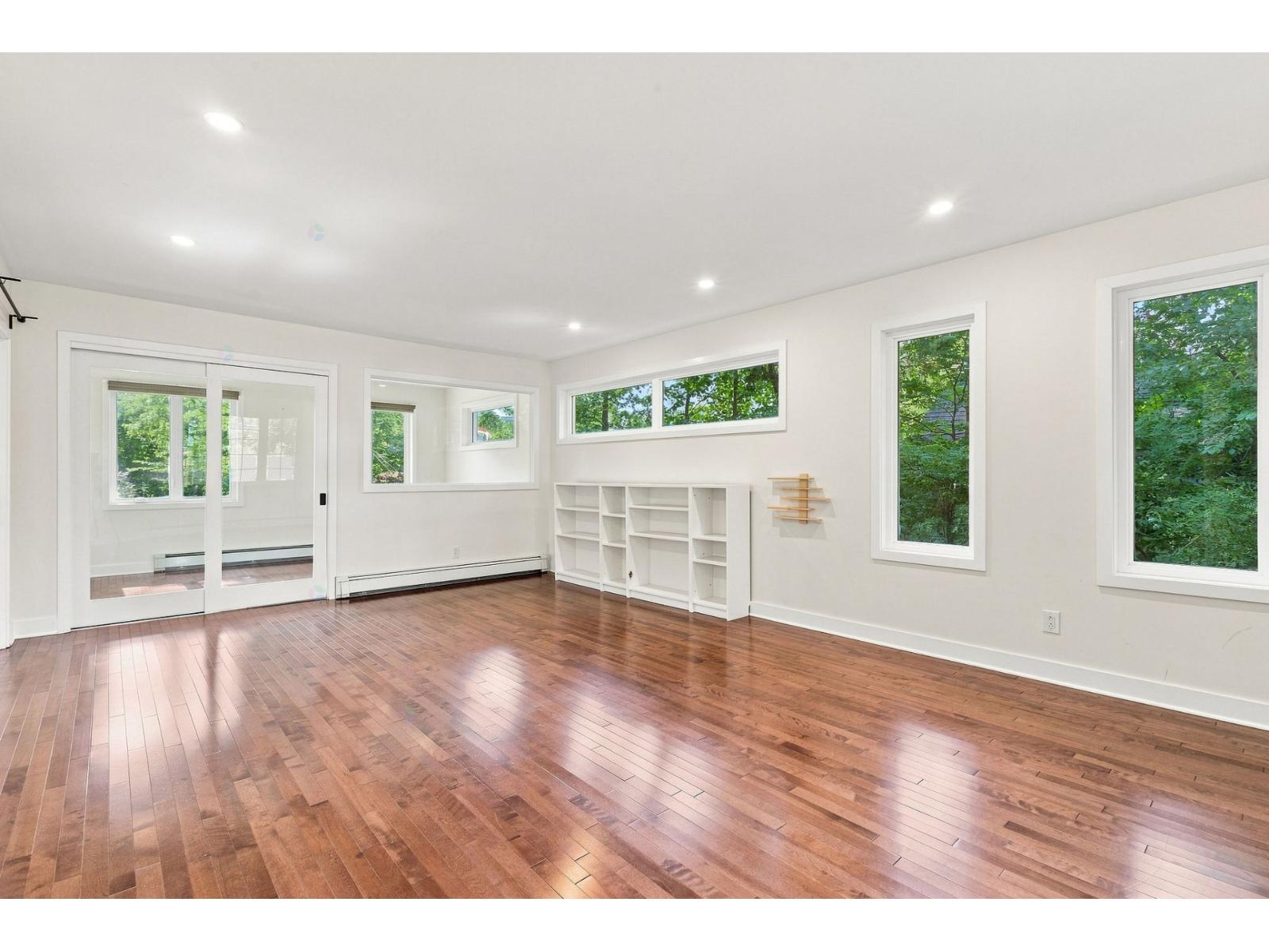 118 Boul. St-jean Property Photo 13