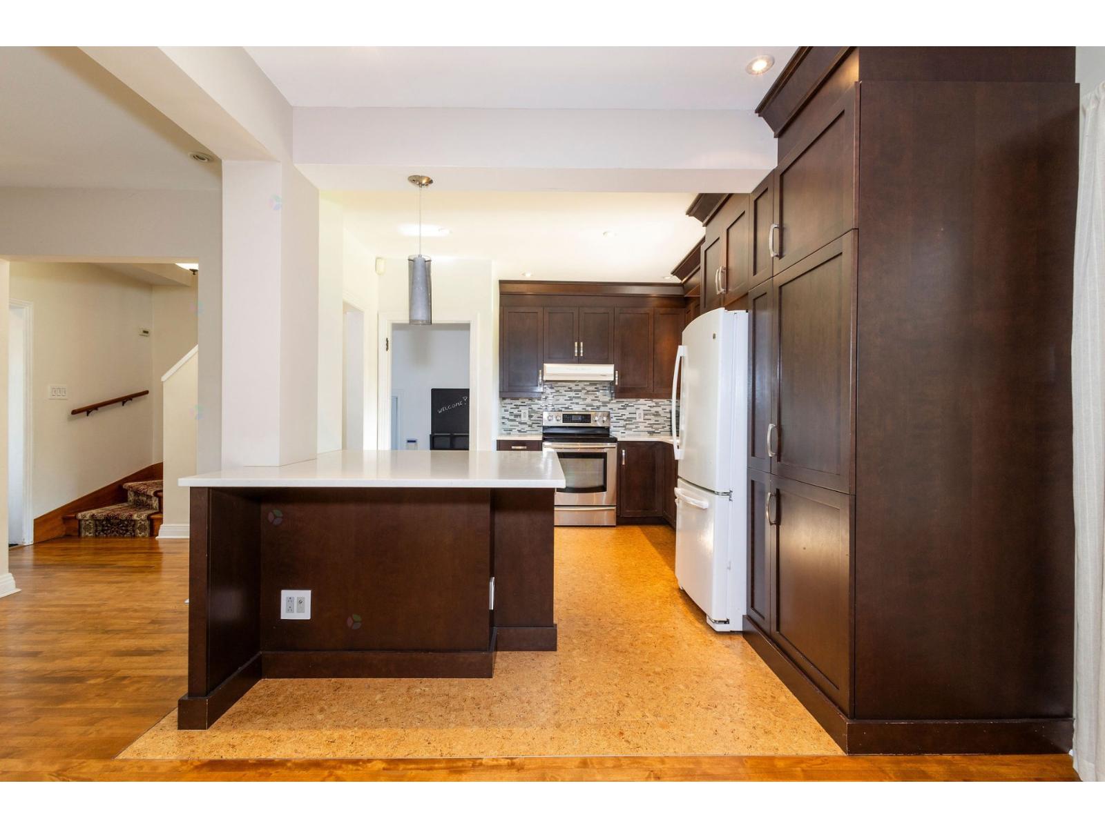118 Boul. St-jean Property Photo 18