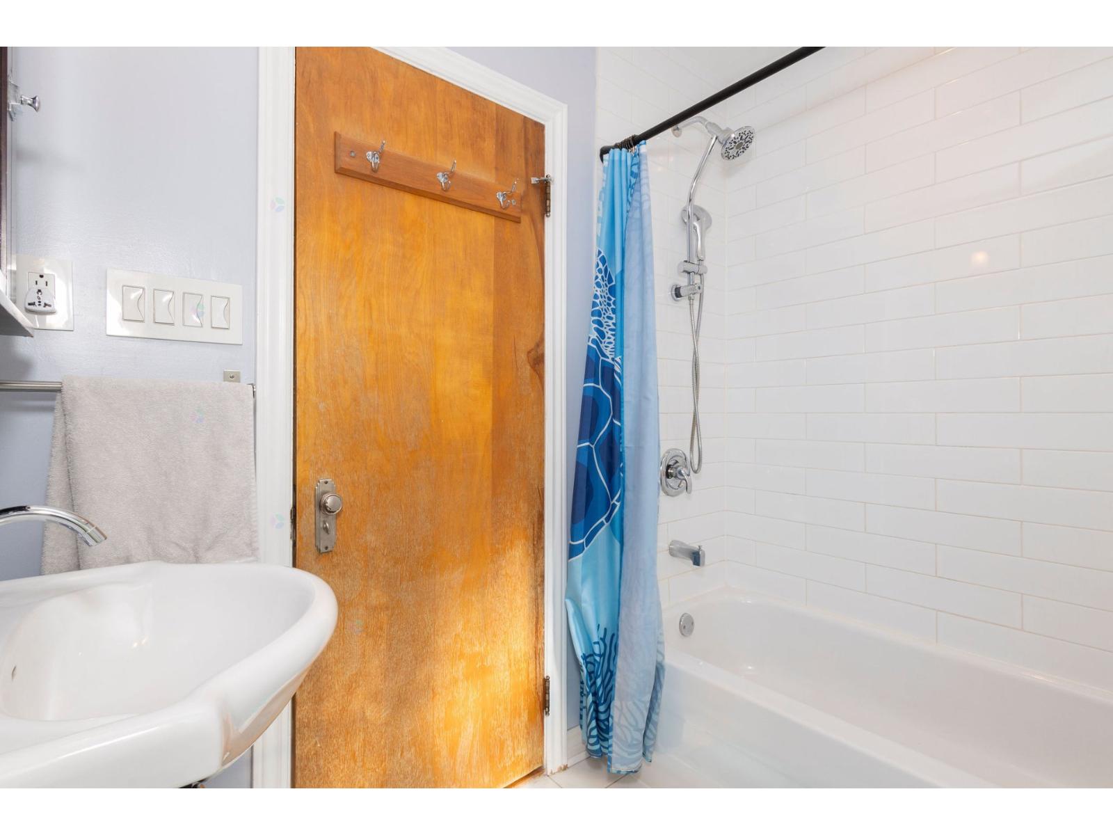 118 Boul. St-jean Property Photo 25