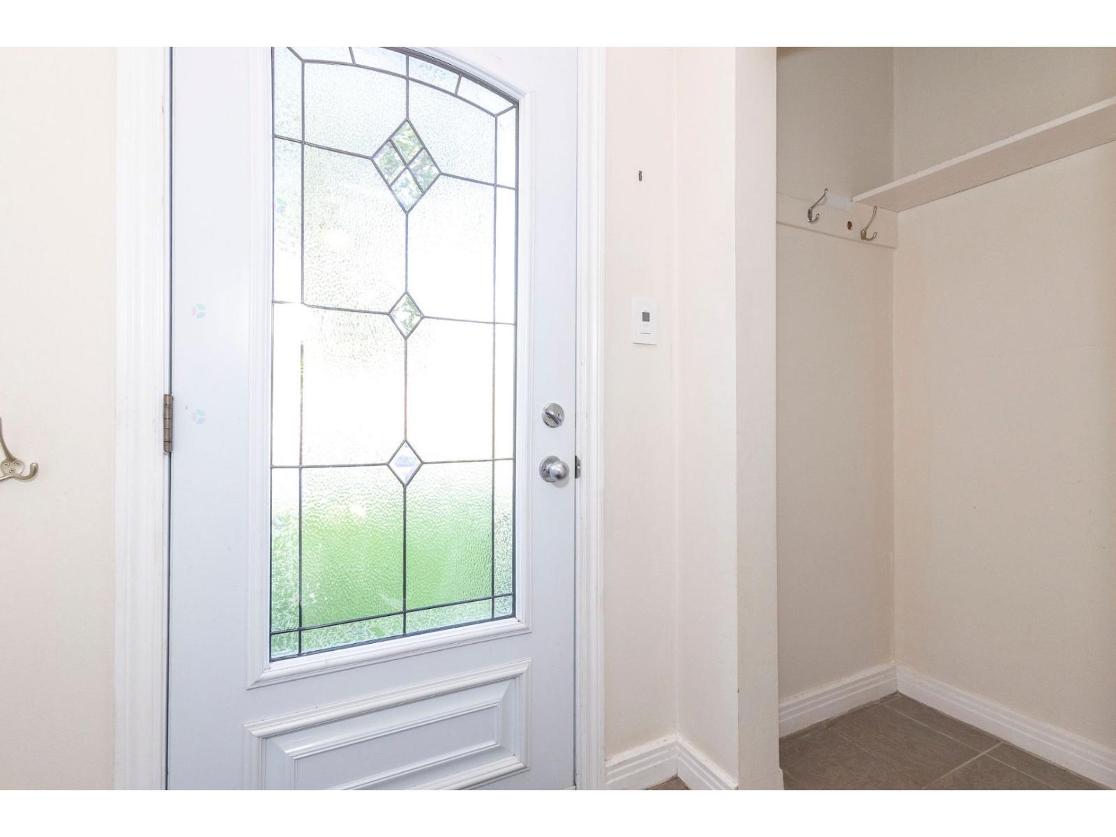 118 Boul. St-jean Property Photo 43