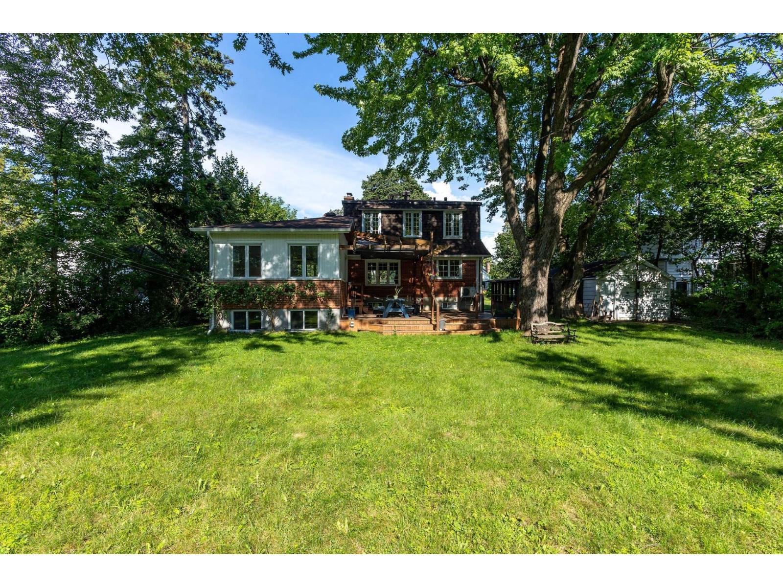 118 Boul. St-jean Property Photo 45