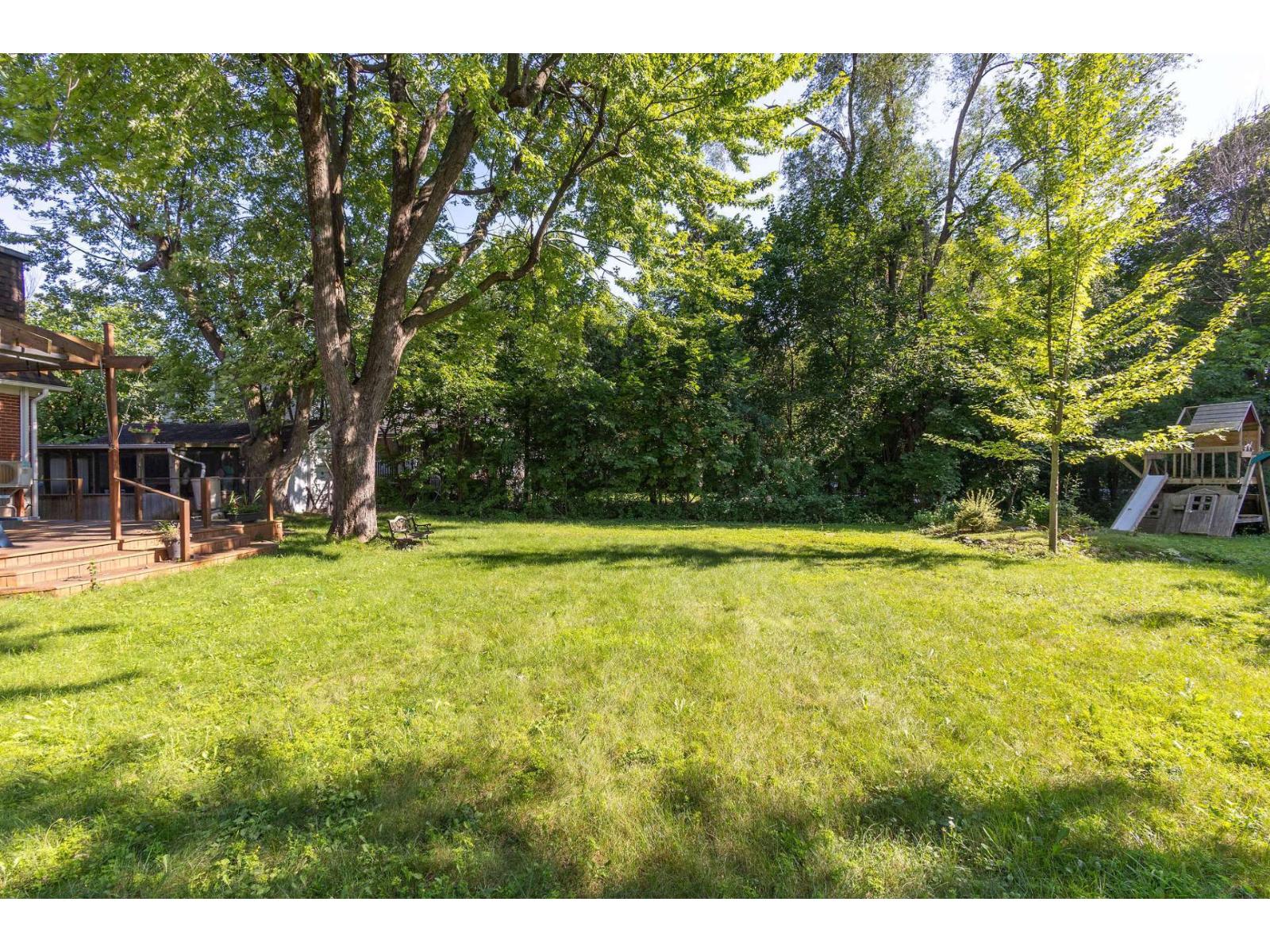 118 Boul. St-jean Property Photo 51