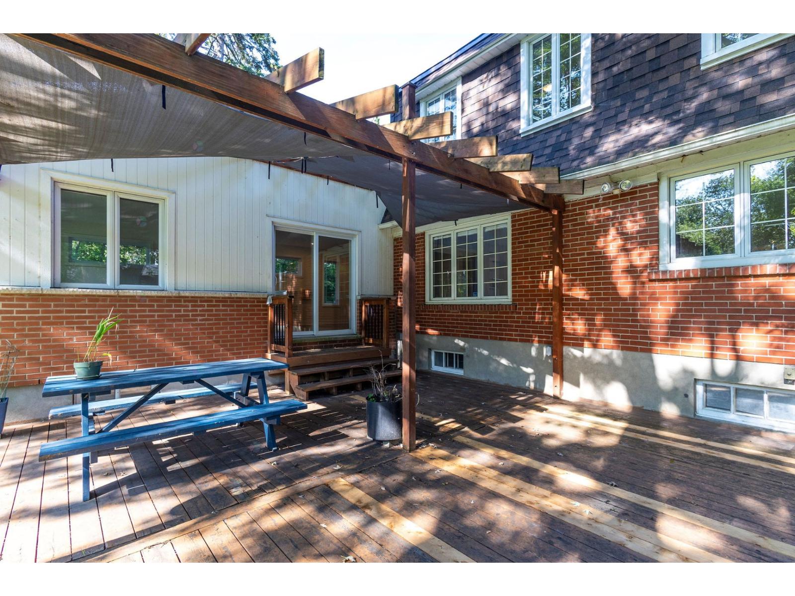 118 Boul. St-jean Property Photo 53