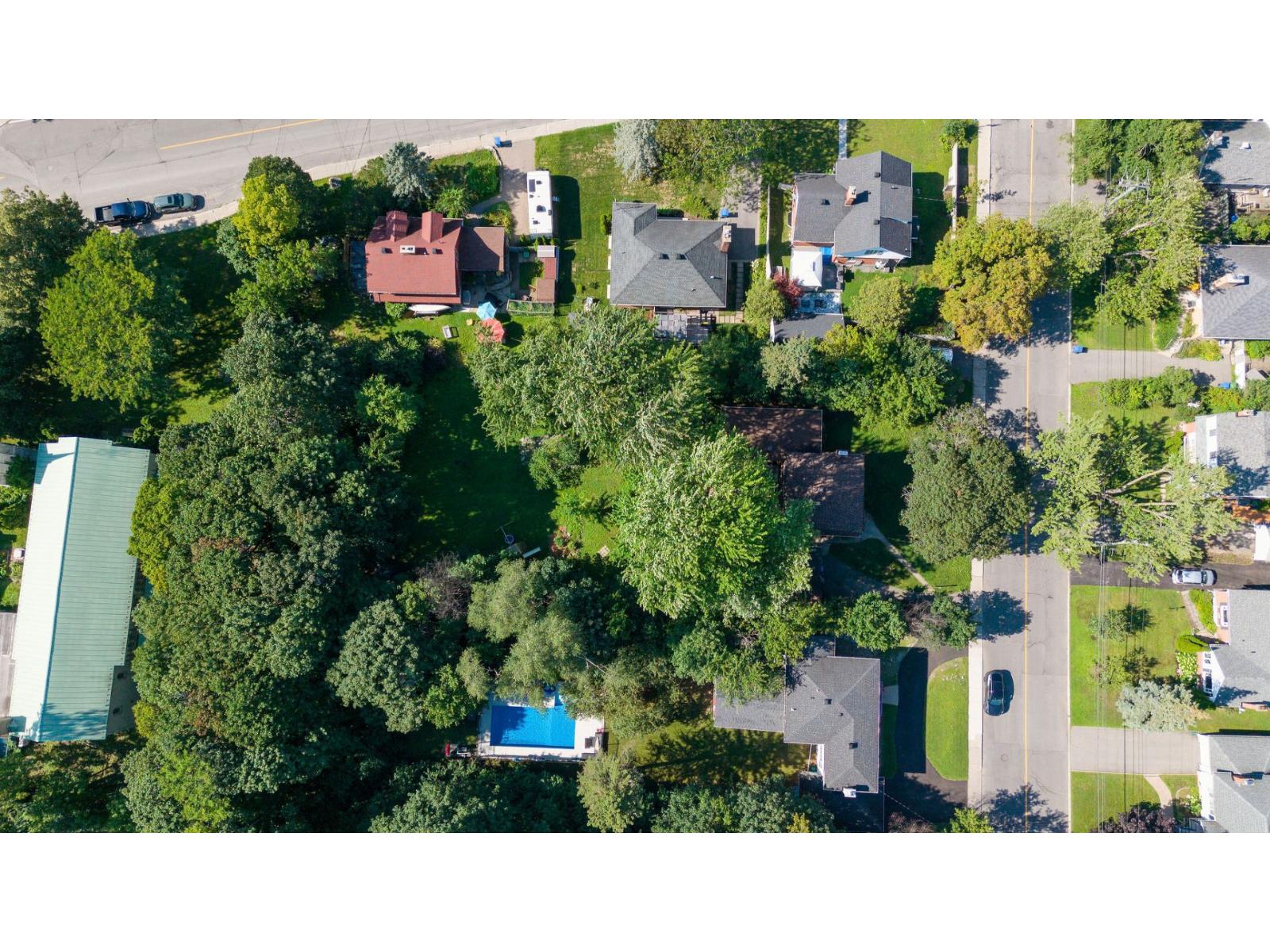 118 Boul. St-jean Property Photo 63