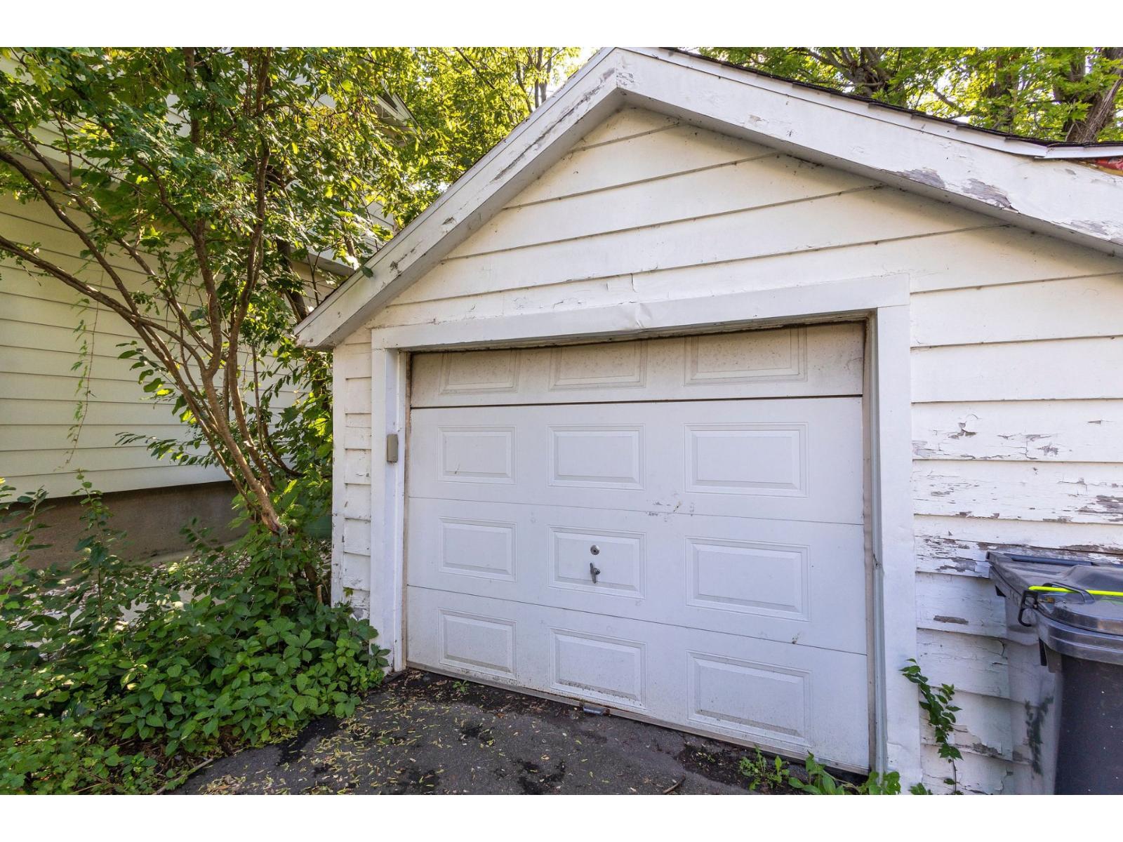 118 Boul. St-jean Property Photo 66