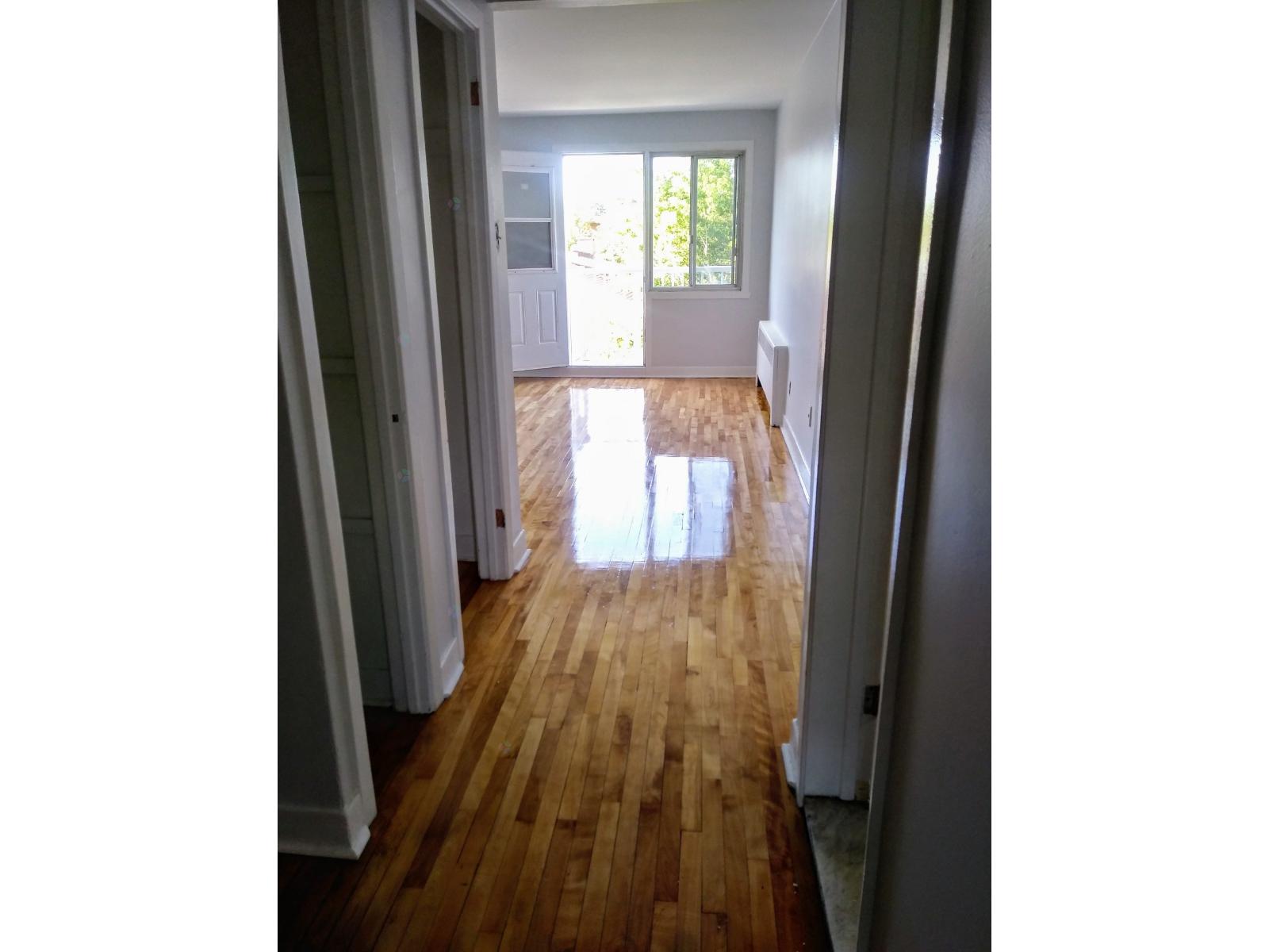 8625 Av. Champagneur, #6 Property Photo 6