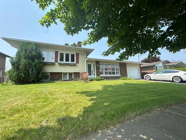 481 Rue Gendron Property Photo 1