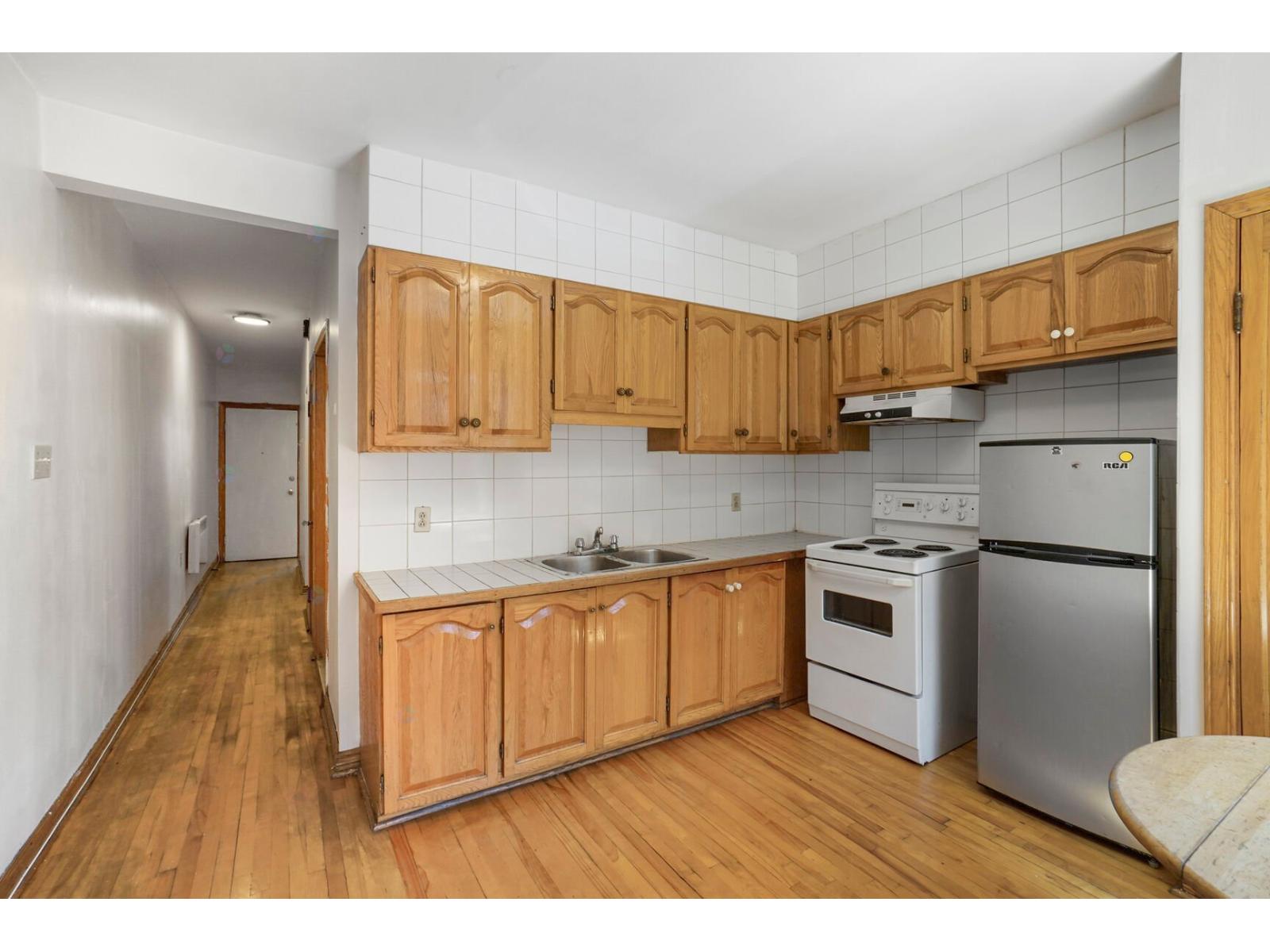 2744 Rue Hochelaga Property Photo 2