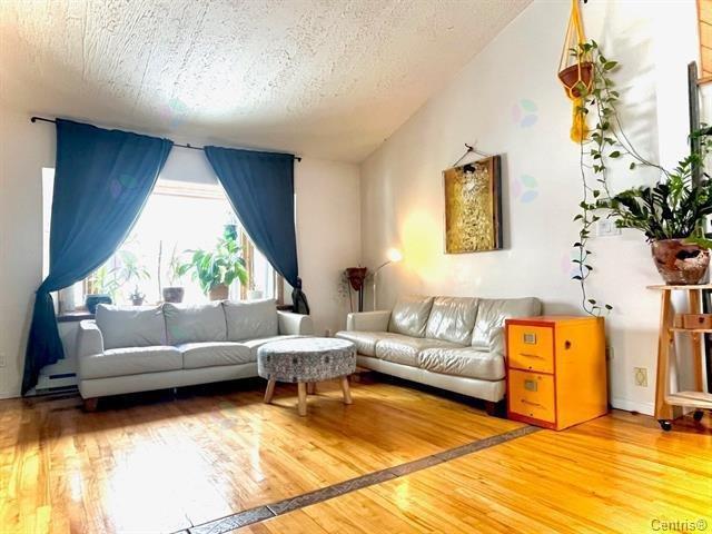 84z-84az Rue Thibault S. Property Photo 4