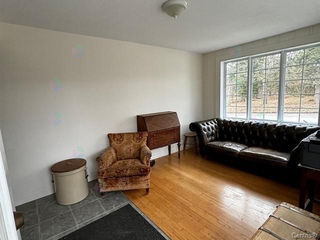 84z-84az Rue Thibault S. Property Photo 14