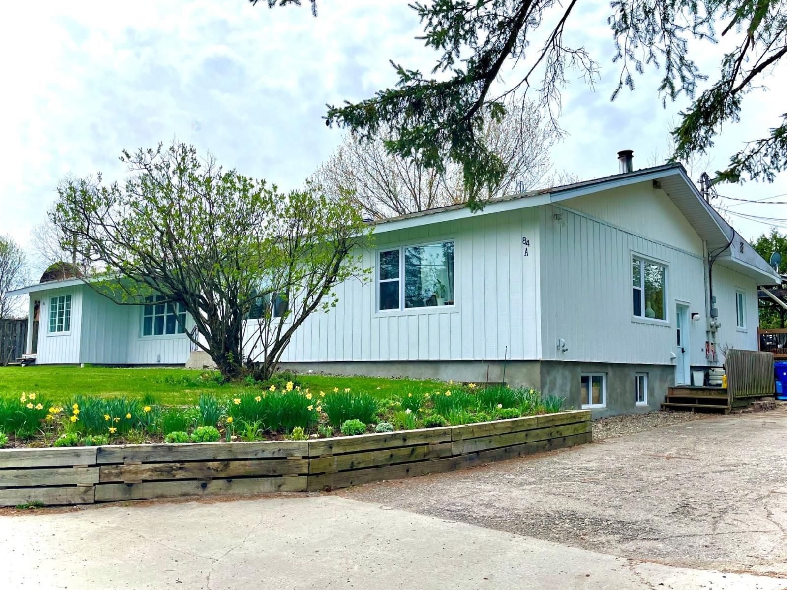 84z-84az Rue Thibault S. Property Photo 20