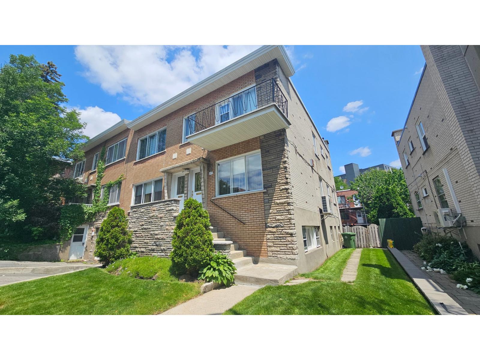 2437 Av. Montclair Property Photo 2