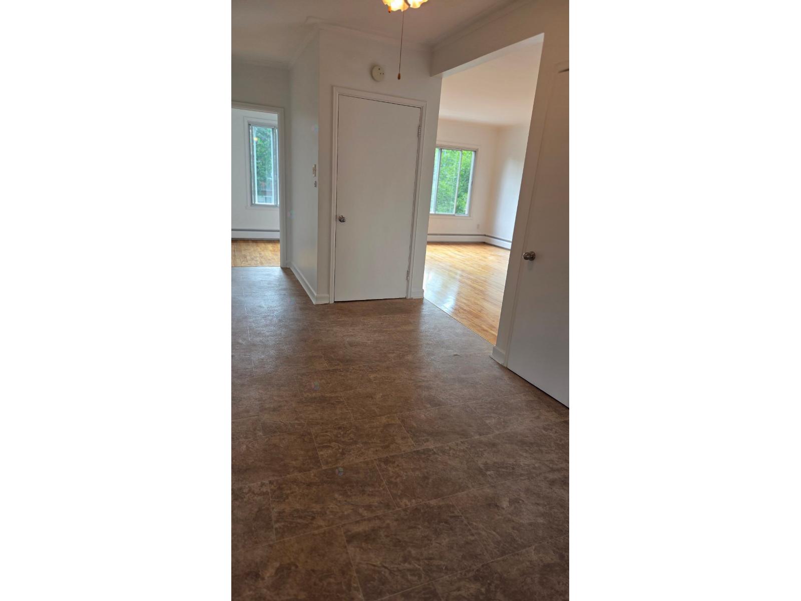 2437 Av. Montclair Property Photo 25