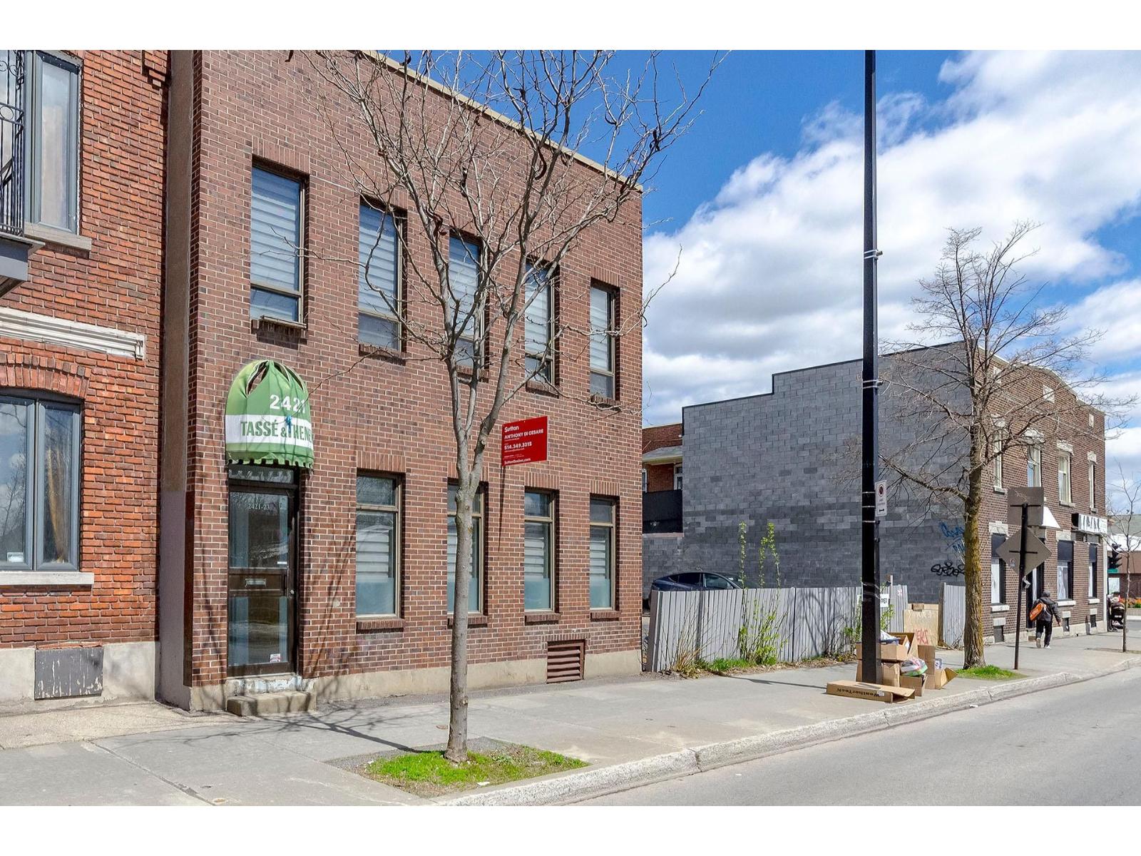 2421 Rue Allard