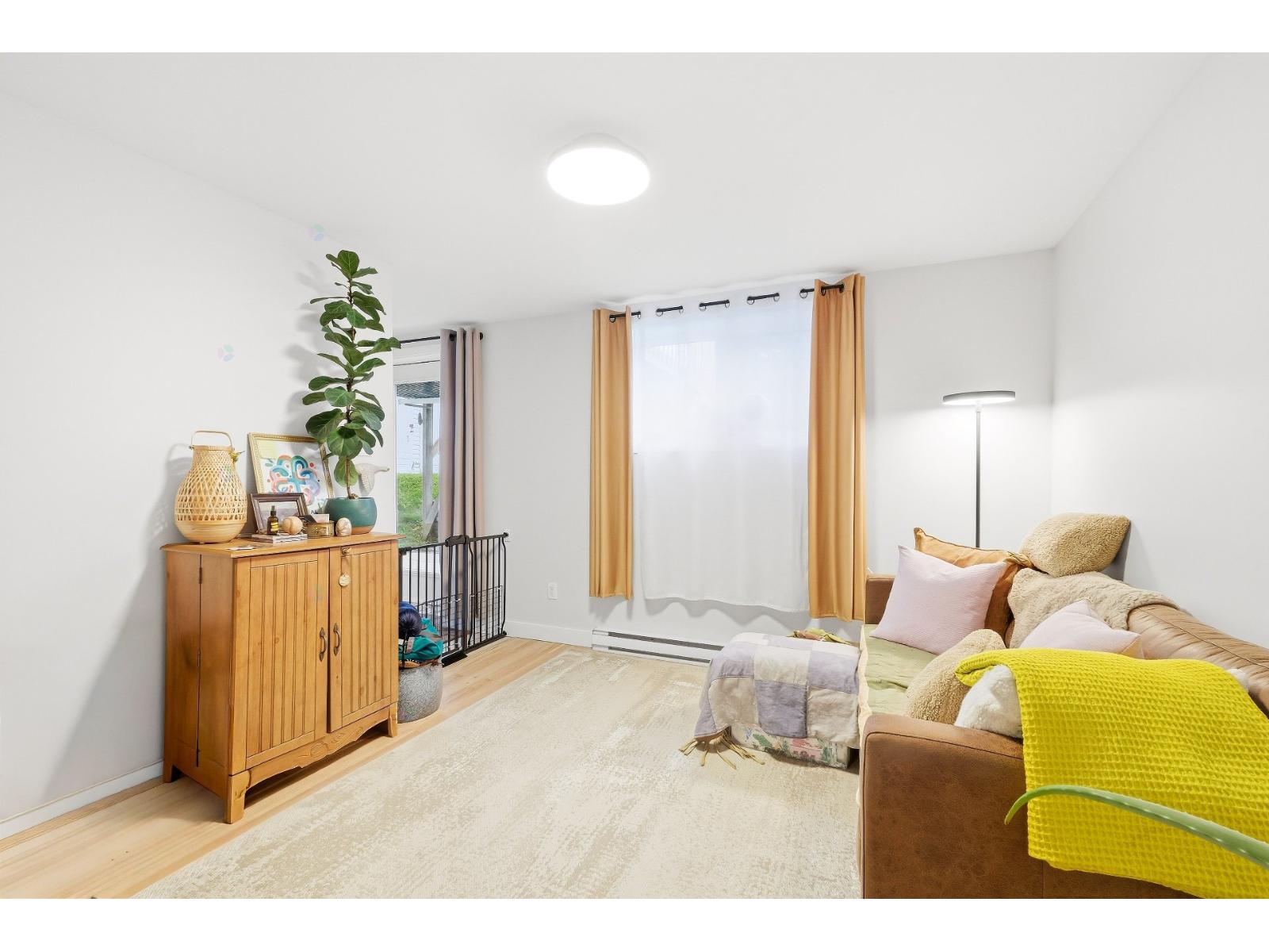 3803-3825 Boul. St-laurent Property Photo 2