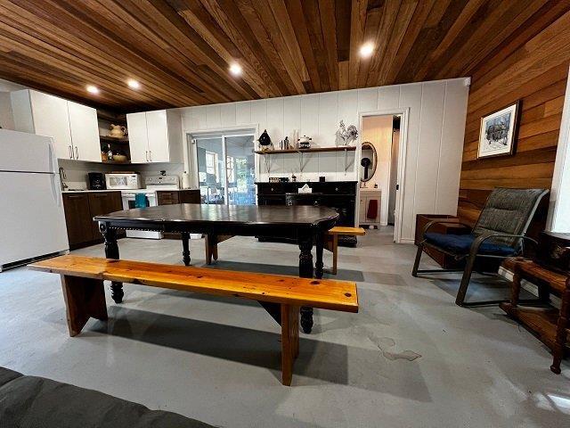 Rue Du Lac-clair O. Property Photo 9