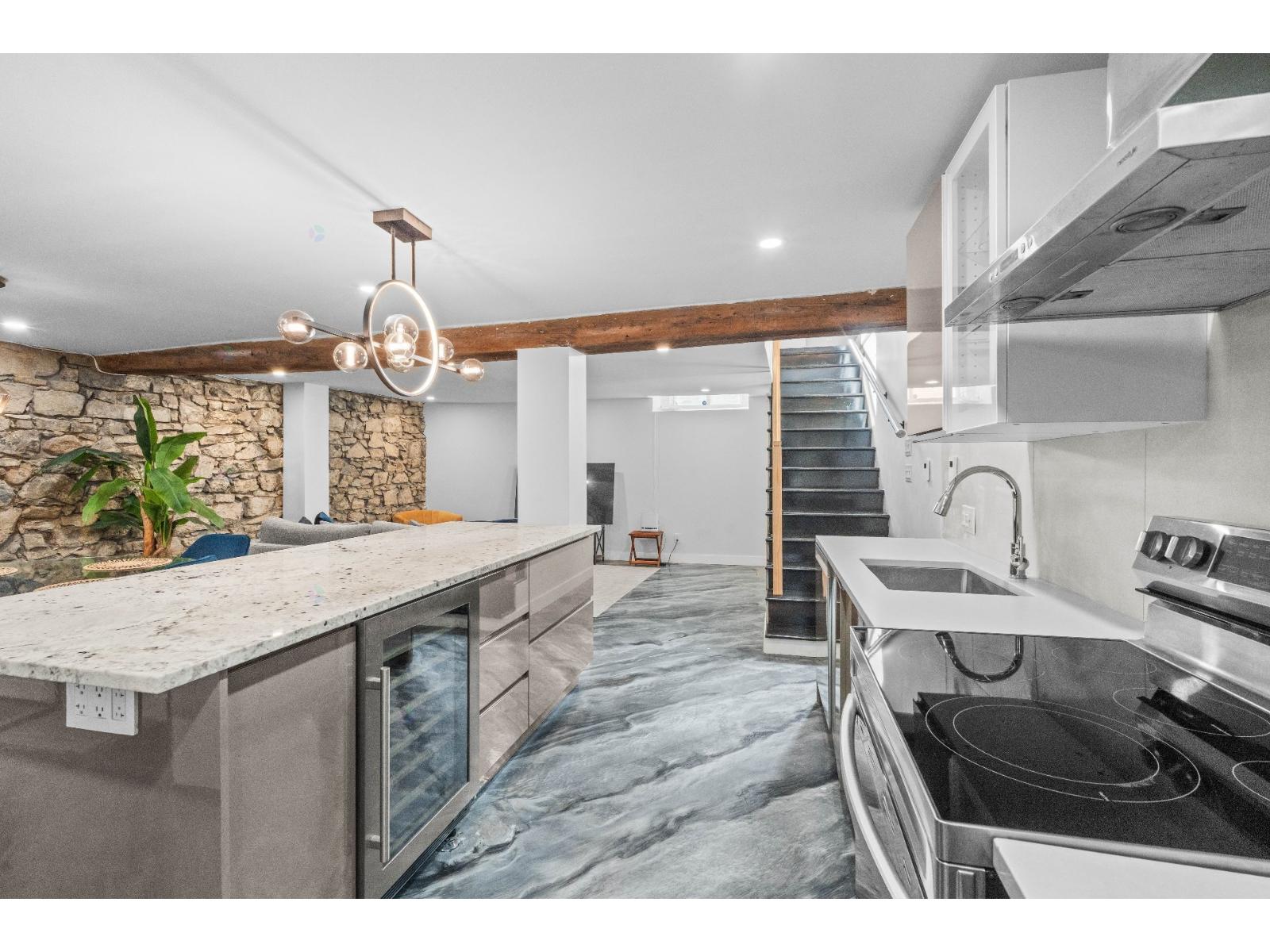 1215 Rue Dorion Property Photo 4