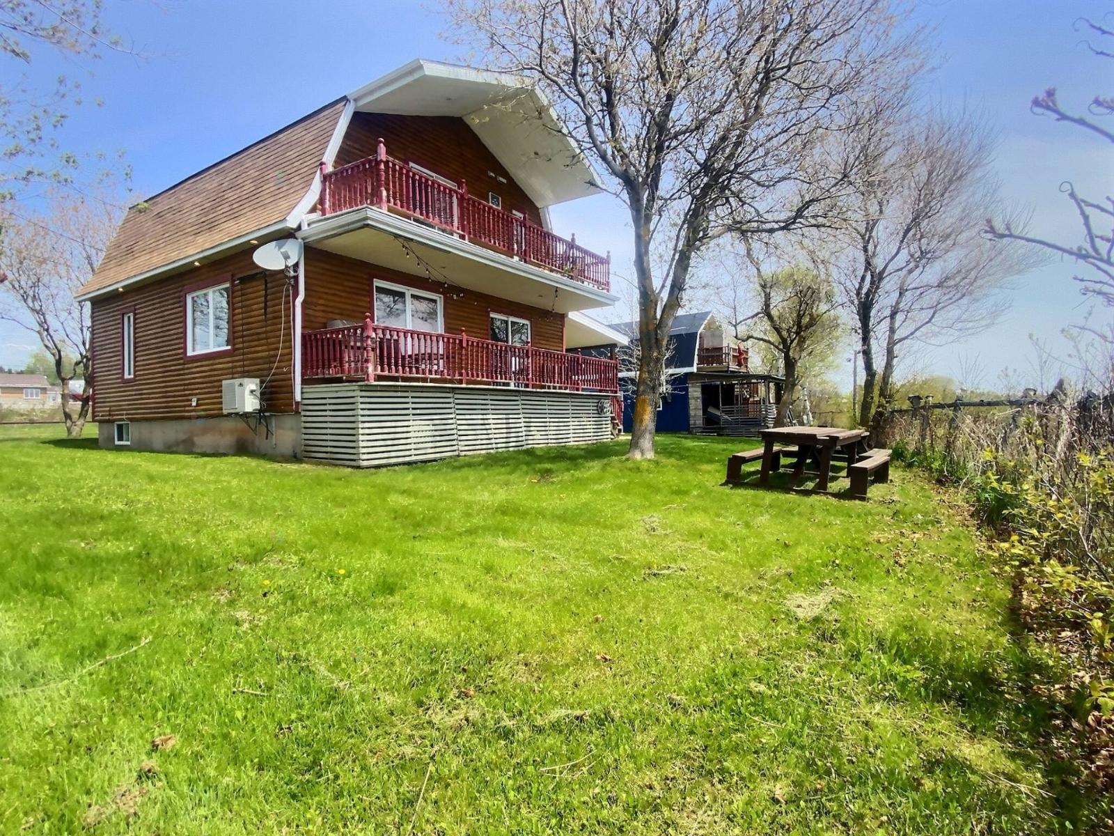 226 Boul. Perron E. Property Photo 1