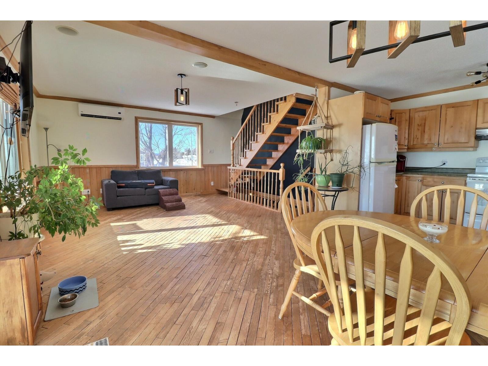 226 Boul. Perron E. Property Photo 7