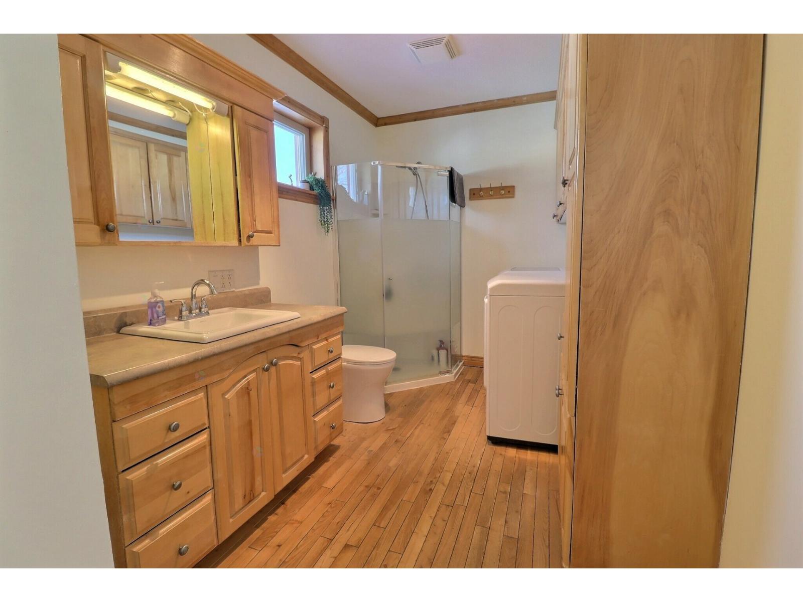 226 Boul. Perron E. Property Photo 11