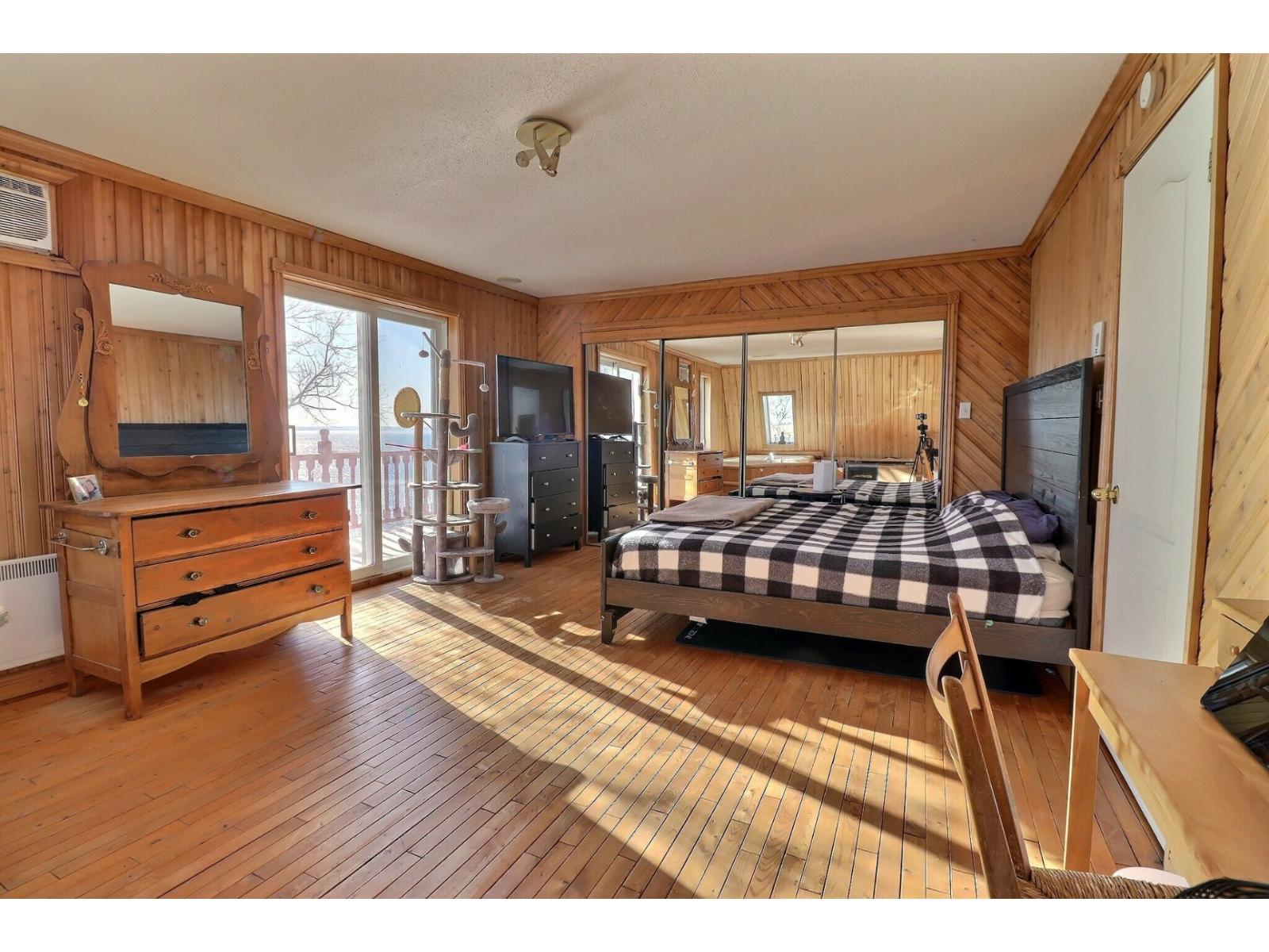 226 Boul. Perron E. Property Photo 13