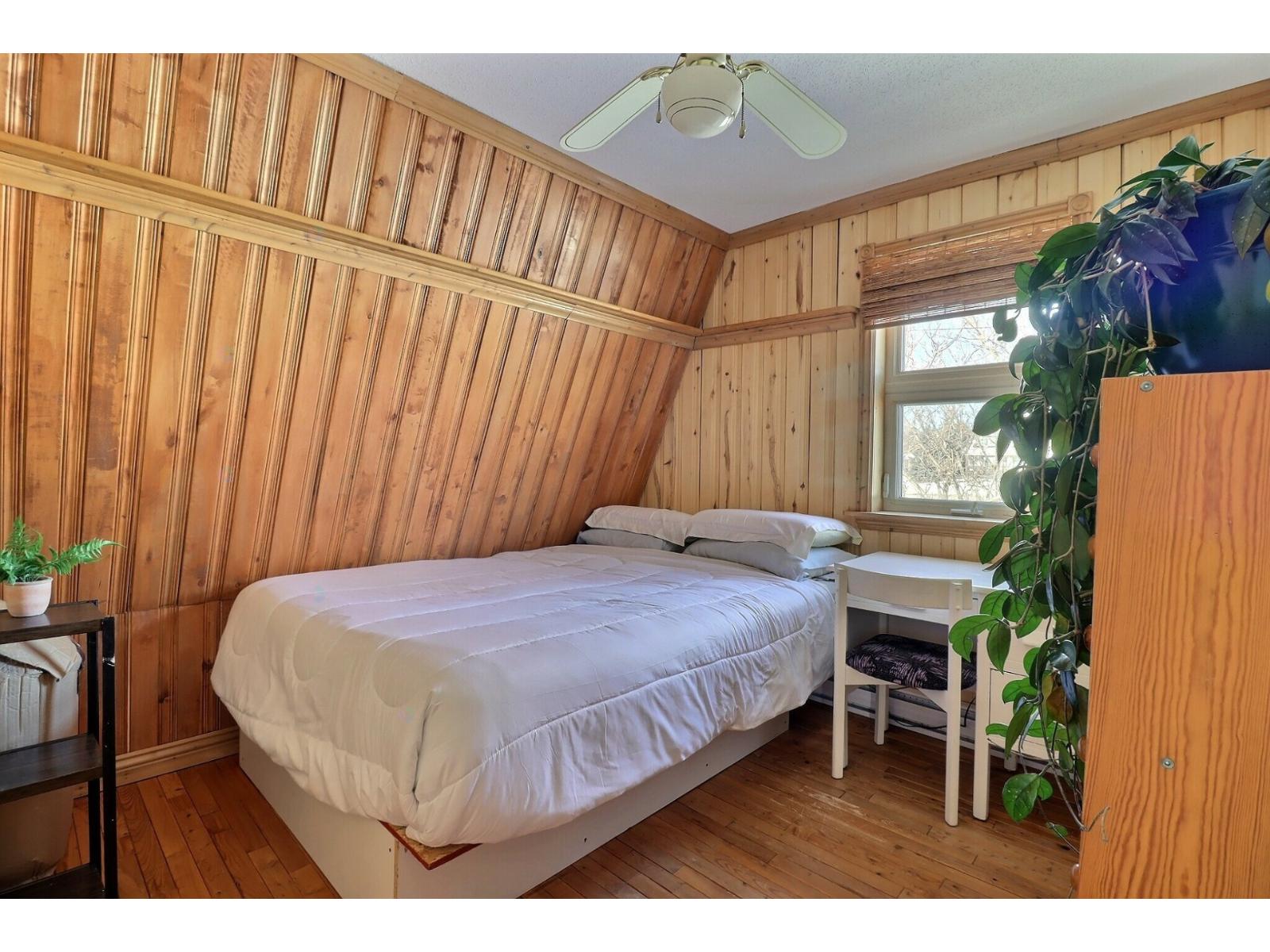 226 Boul. Perron E. Property Photo 17