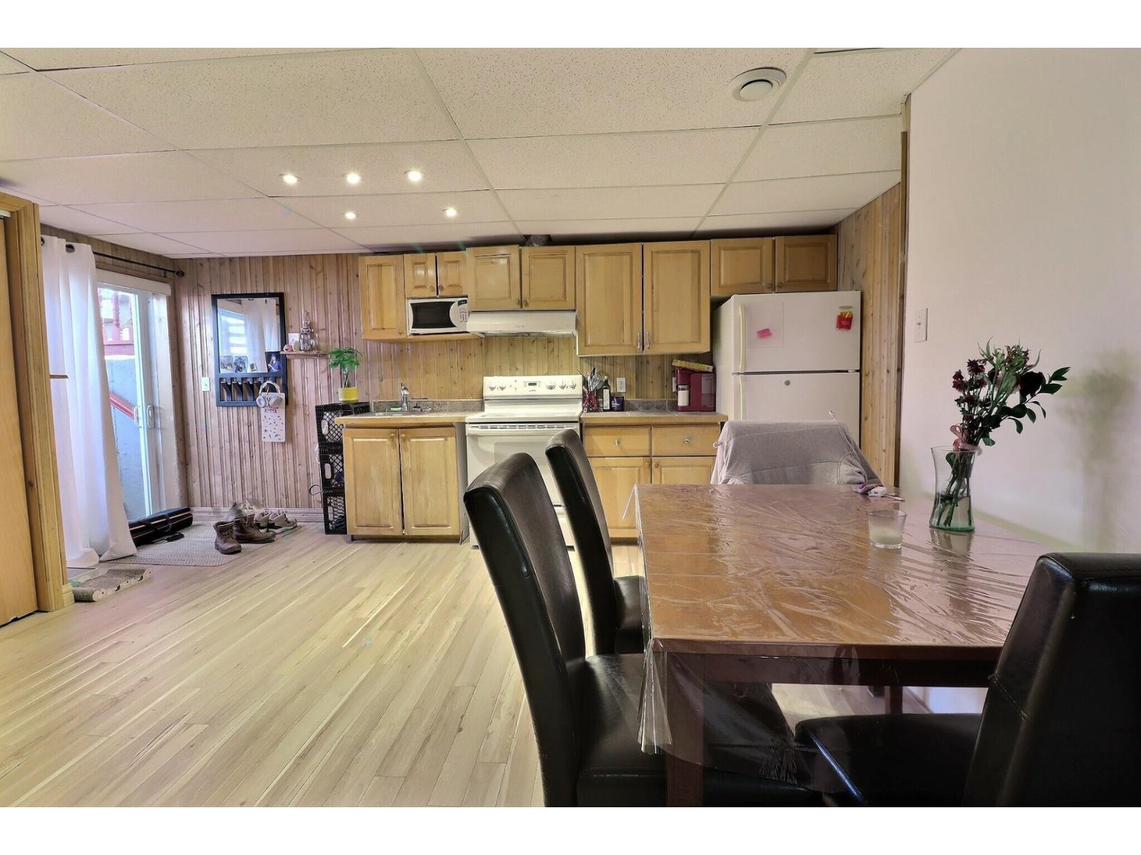 226 Boul. Perron E. Property Photo 19