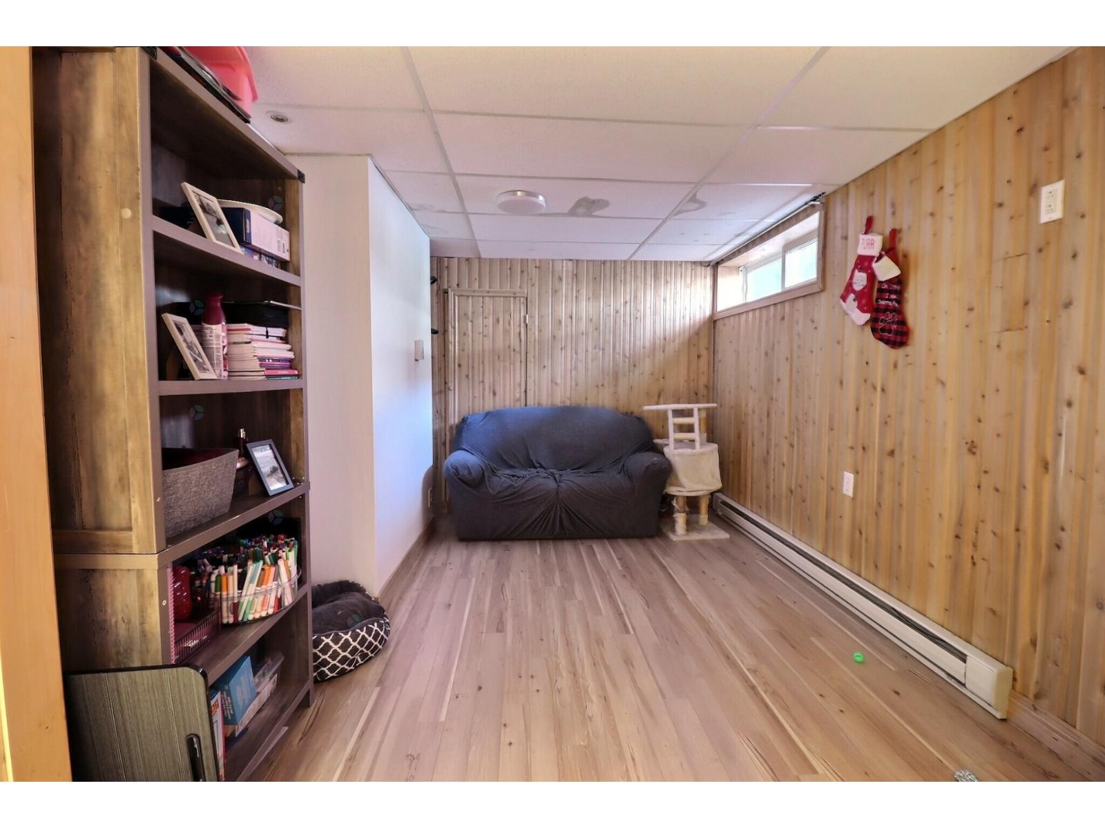 226 Boul. Perron E. Property Photo 21