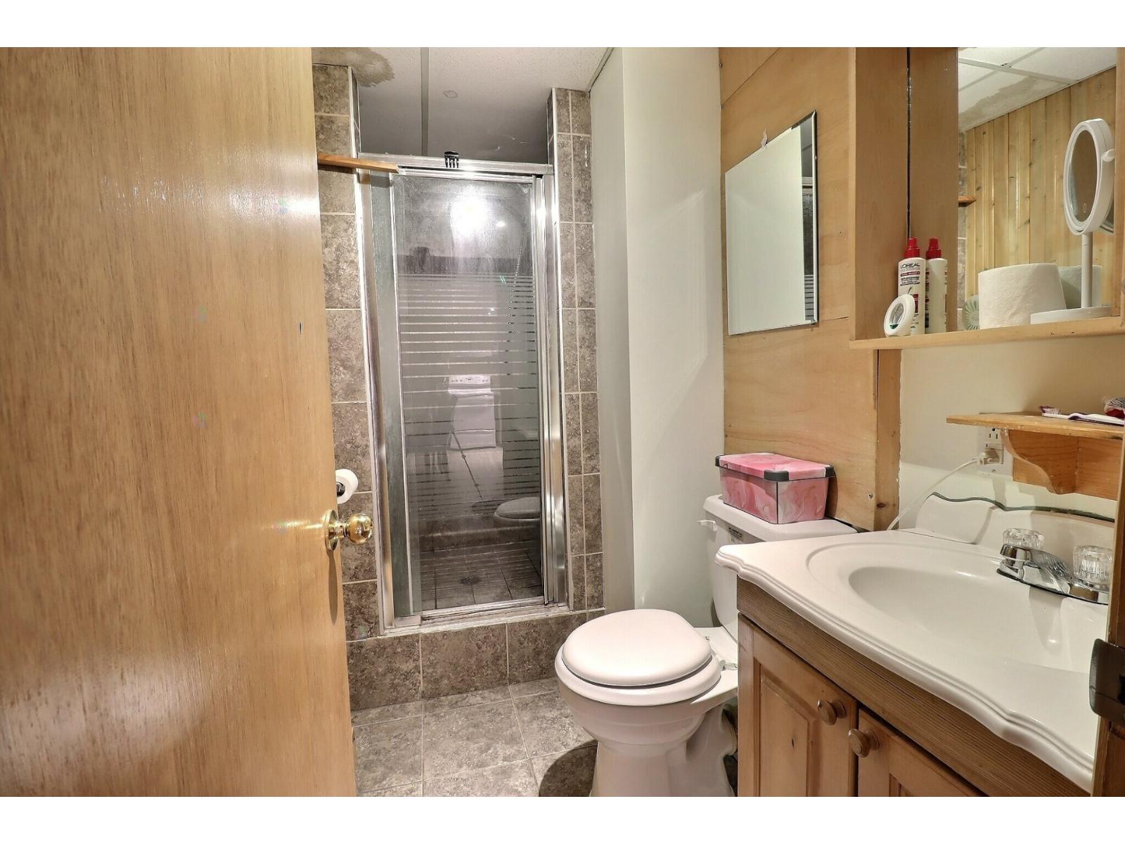 226 Boul. Perron E. Property Photo 22