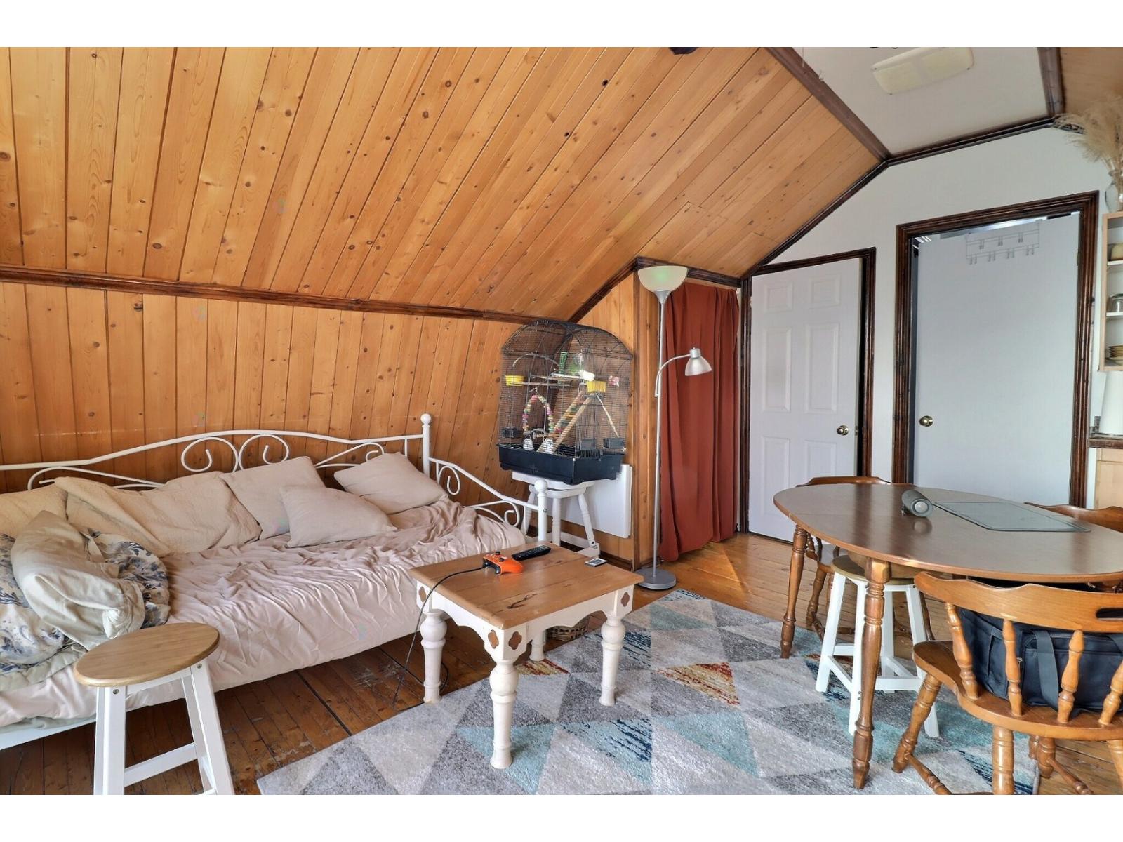 226 Boul. Perron E. Property Photo 27