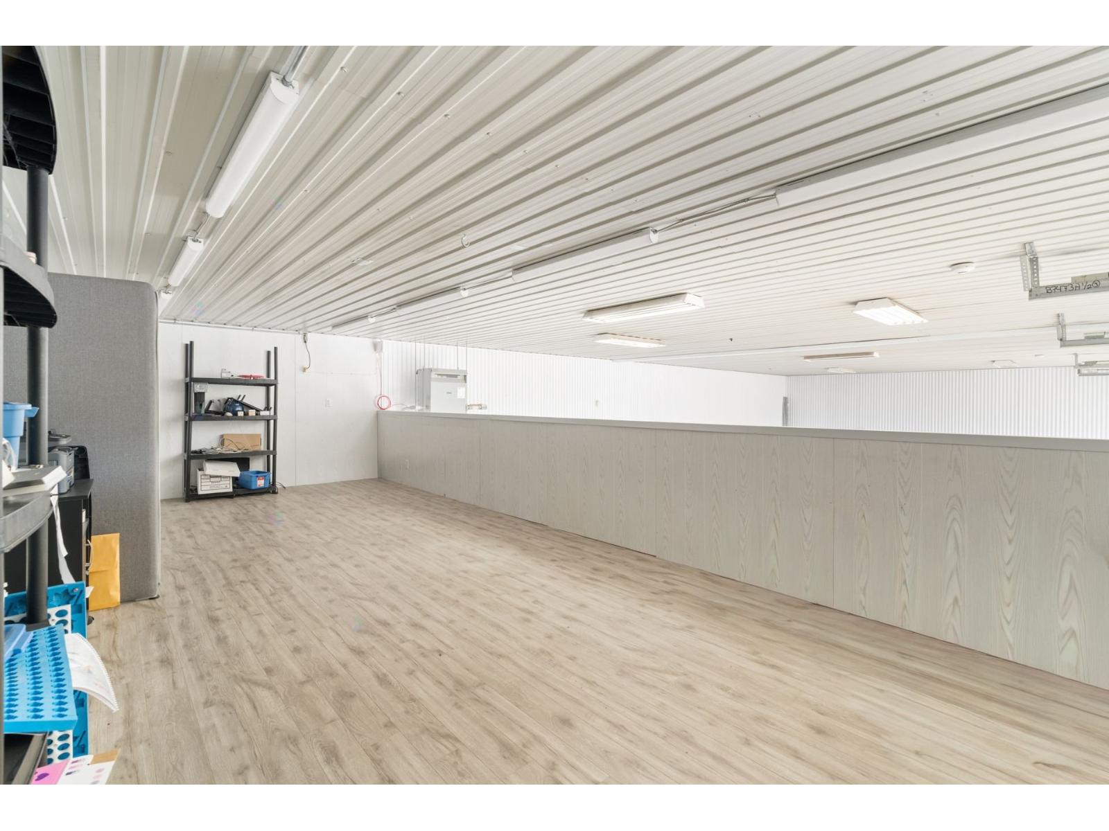 475-479 Av. Le Neuf Property Photo 12