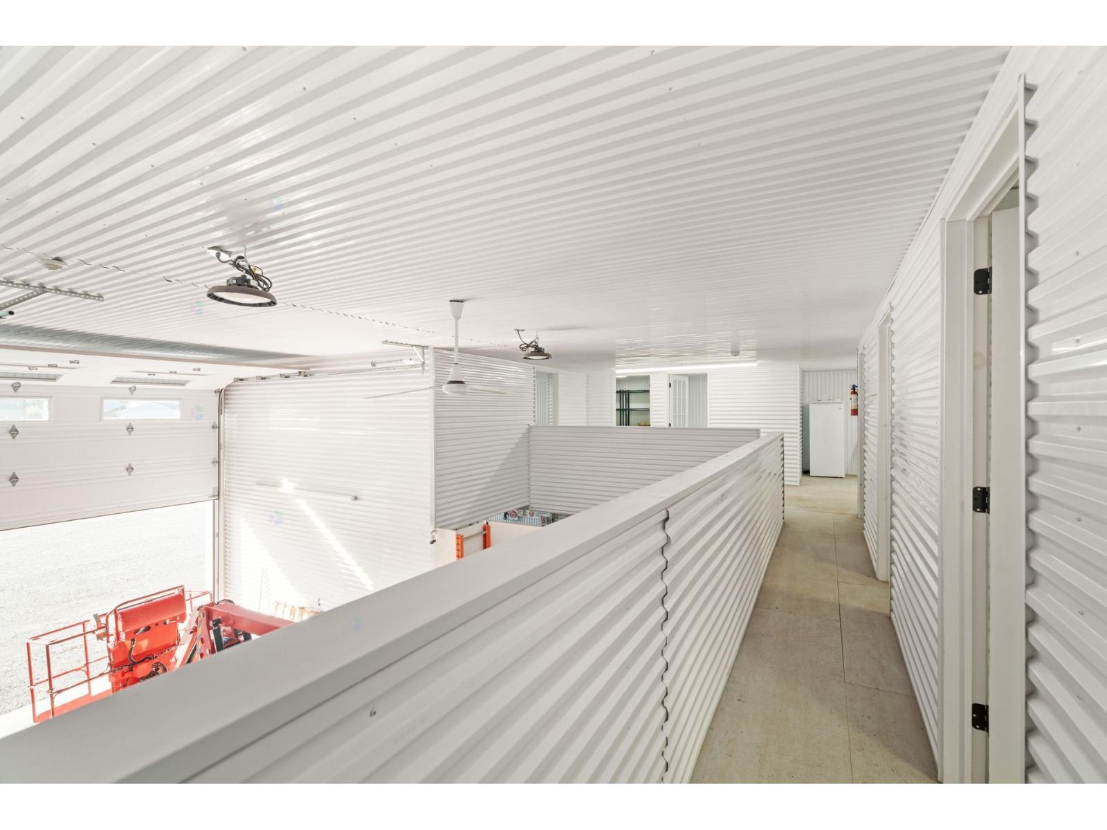 475-479 Av. Le Neuf Property Photo 36