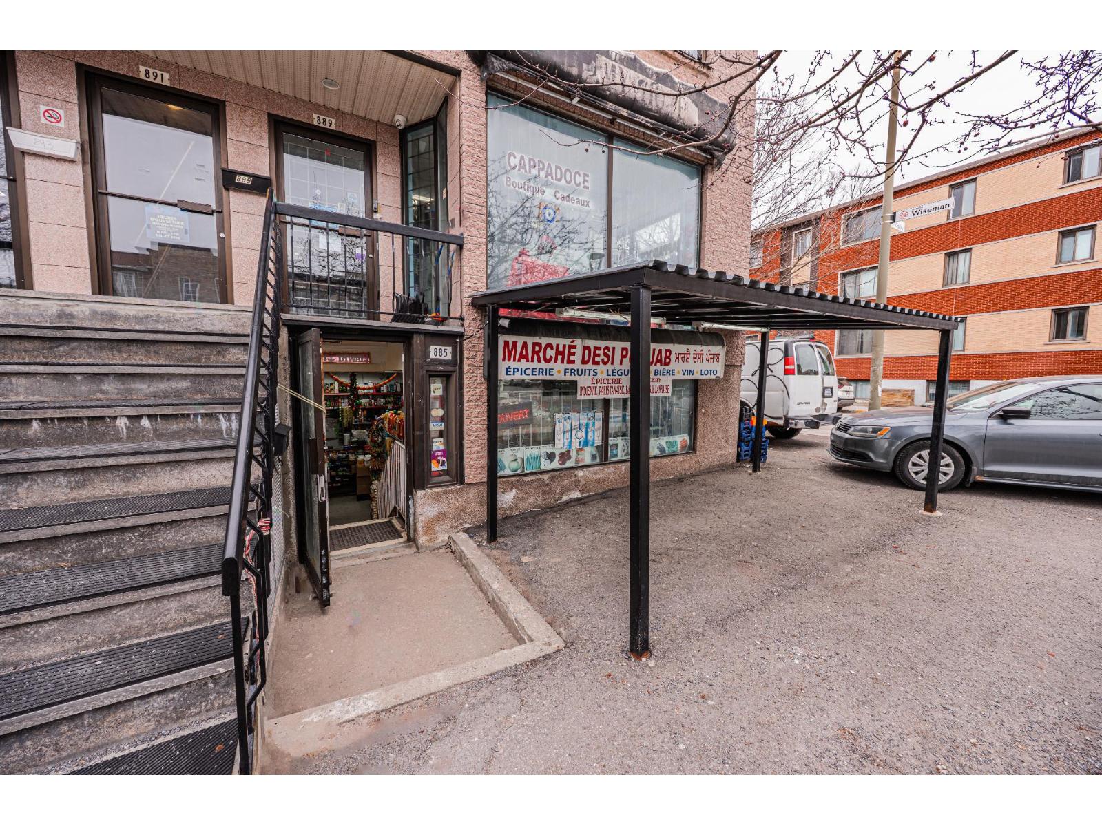 885 Av. Ogilvy Property Photo 2
