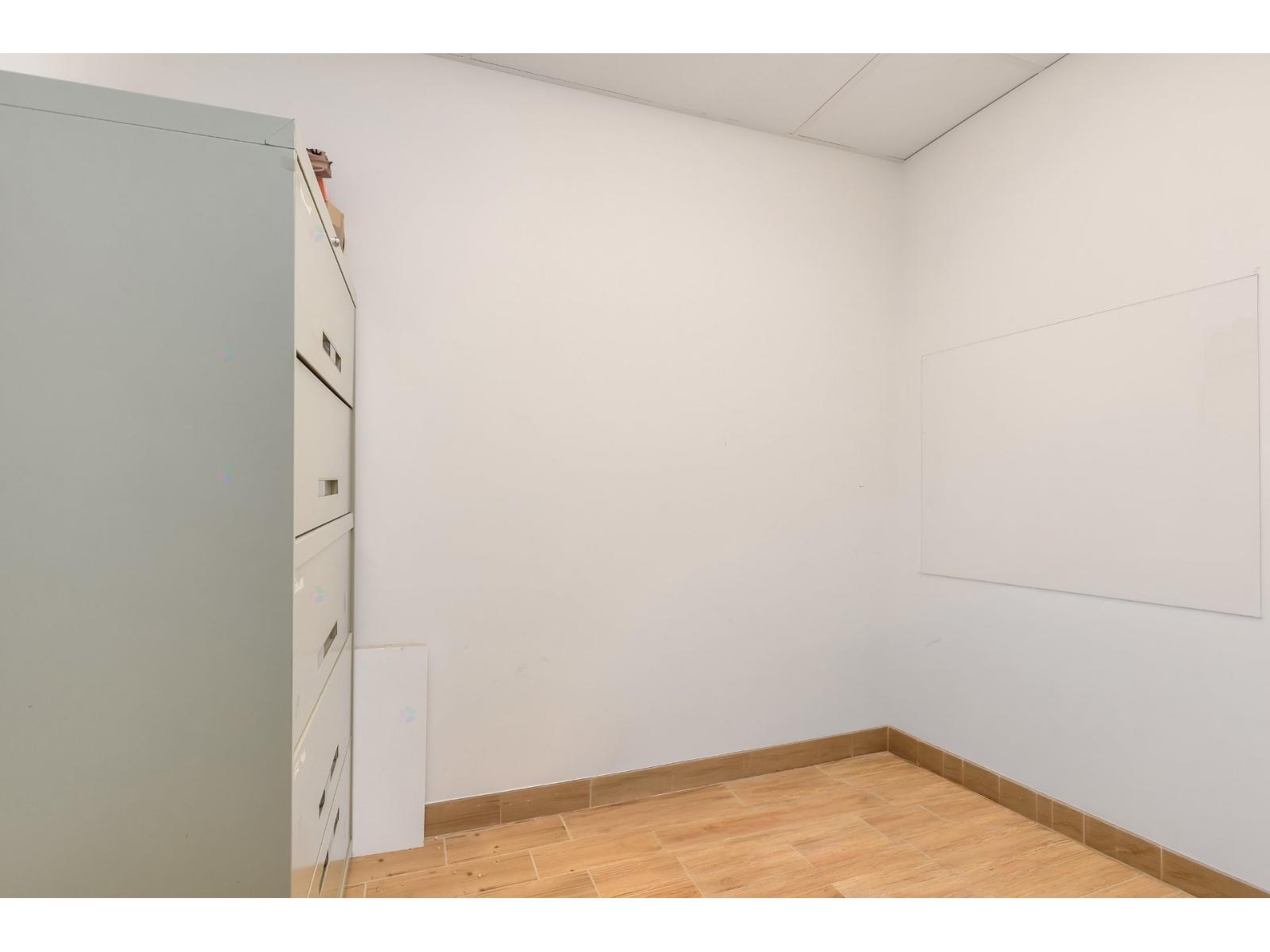 510 Boul. St-laurent, #201 Property Photo 22