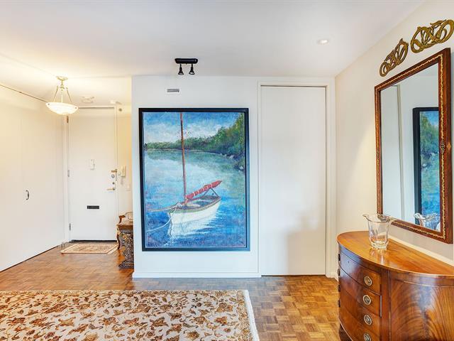 3 Rue Westmount-square, #512 Property Photo 3