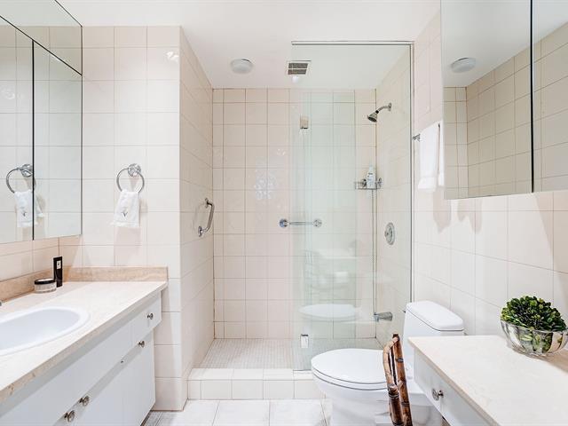 3 Rue Westmount-square, #512 Property Photo 16