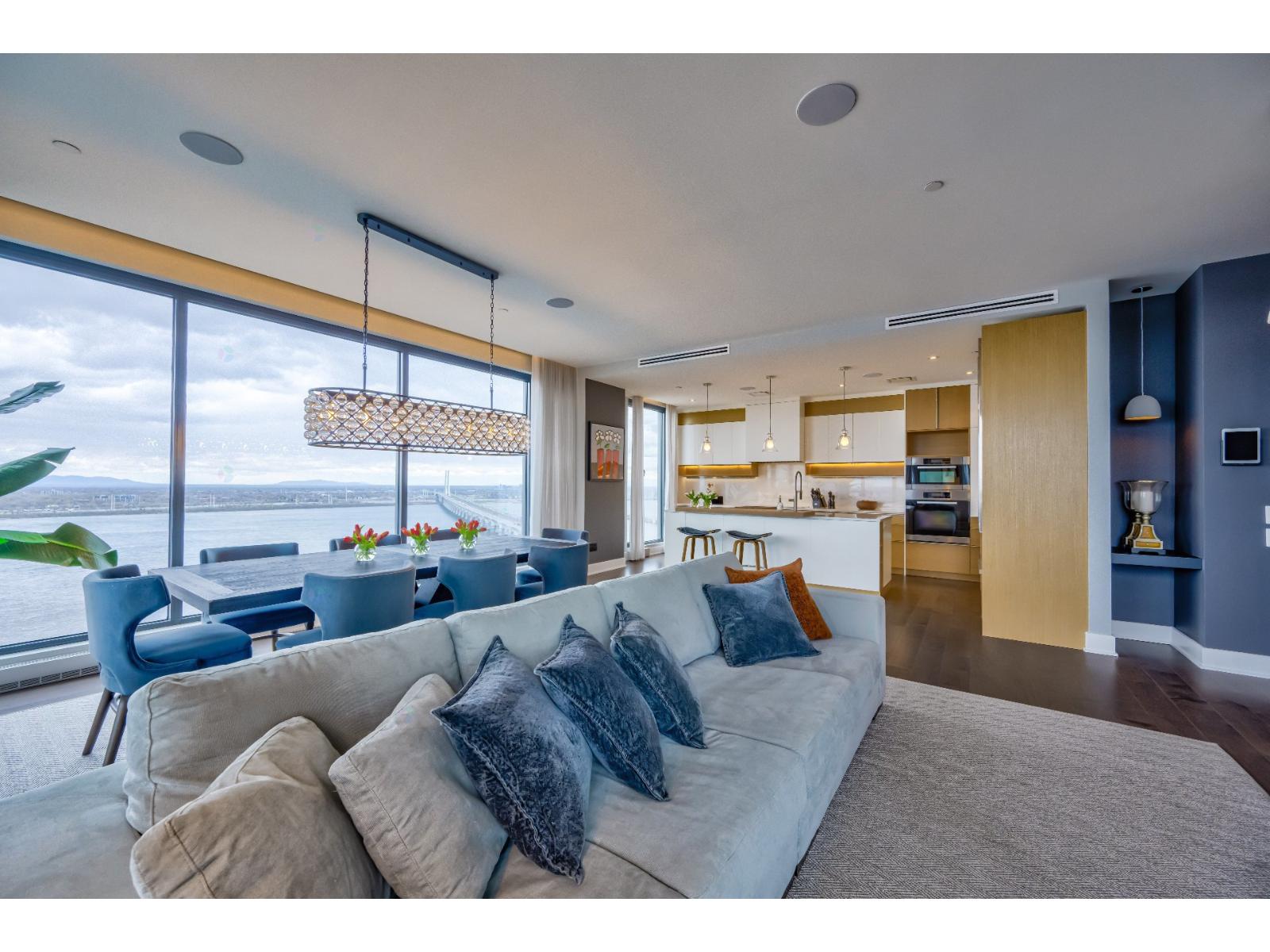 299 Rue De La Rotonde, #ph2-1 Property Photo 2