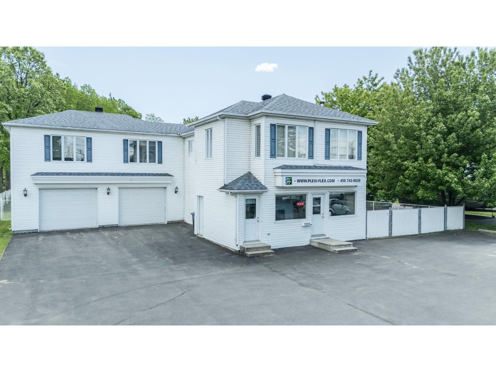 1255-1255b Ch. Des Patriotes Property Photo 1