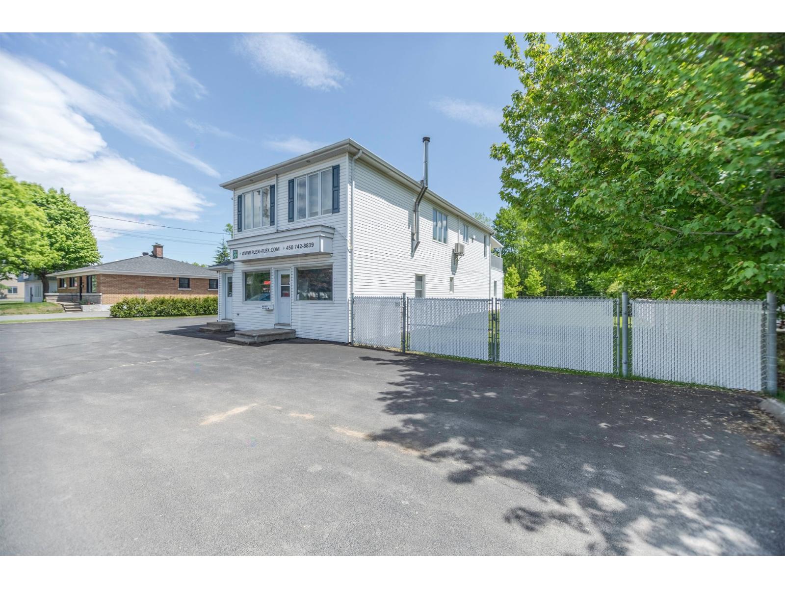 1255-1255b Ch. Des Patriotes Property Photo 35