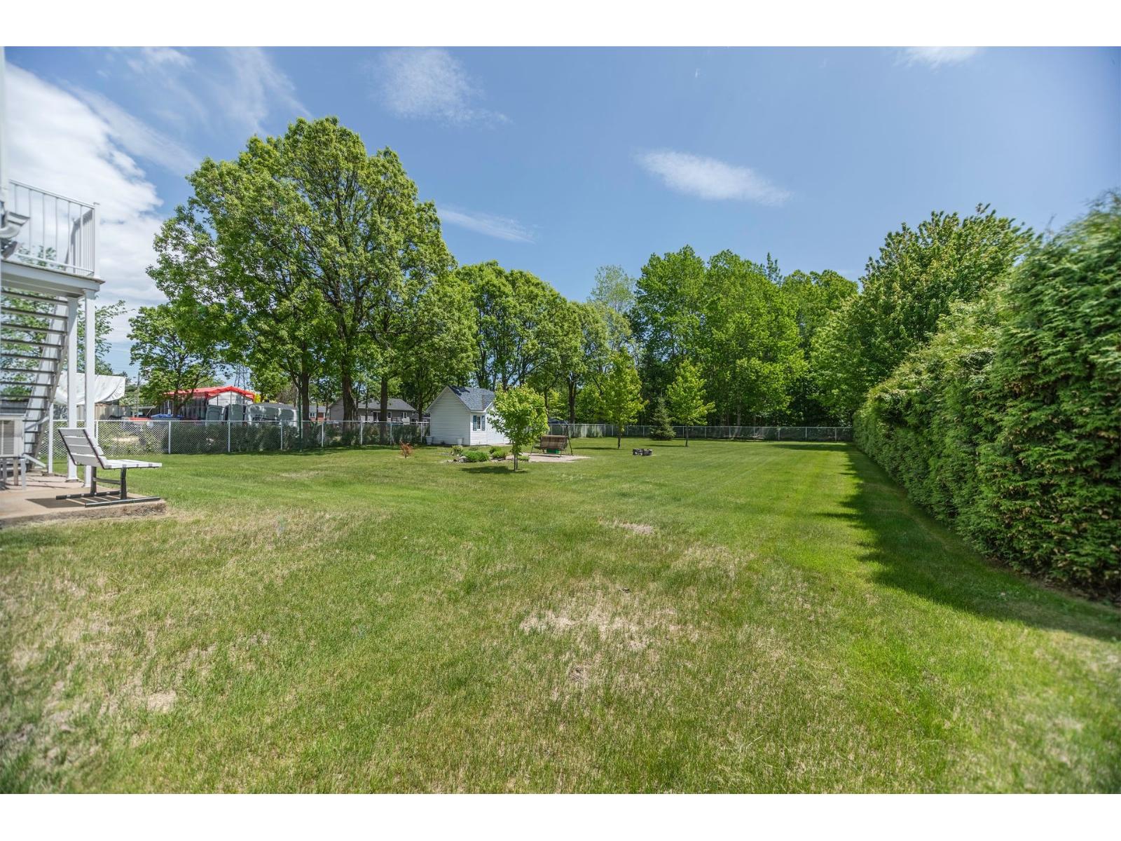 1255-1255b Ch. Des Patriotes Property Photo 36
