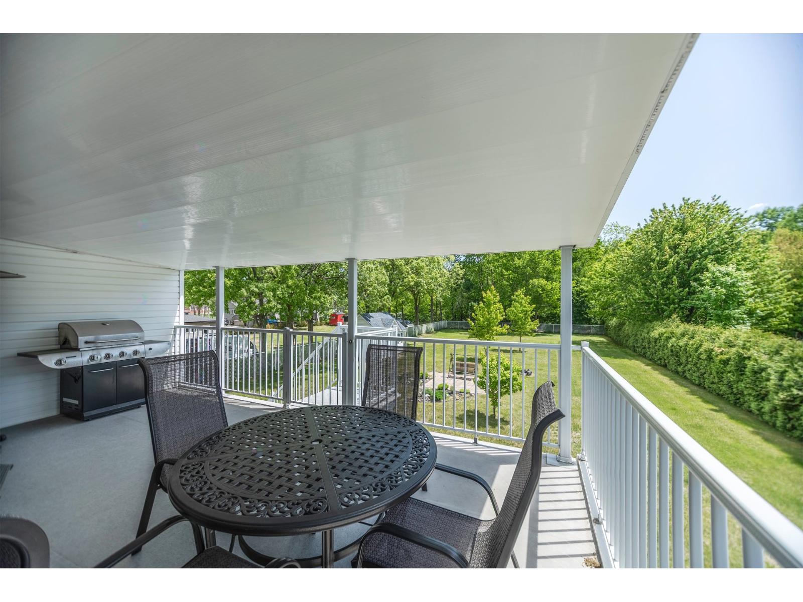 1255-1255b Ch. Des Patriotes Property Photo 38