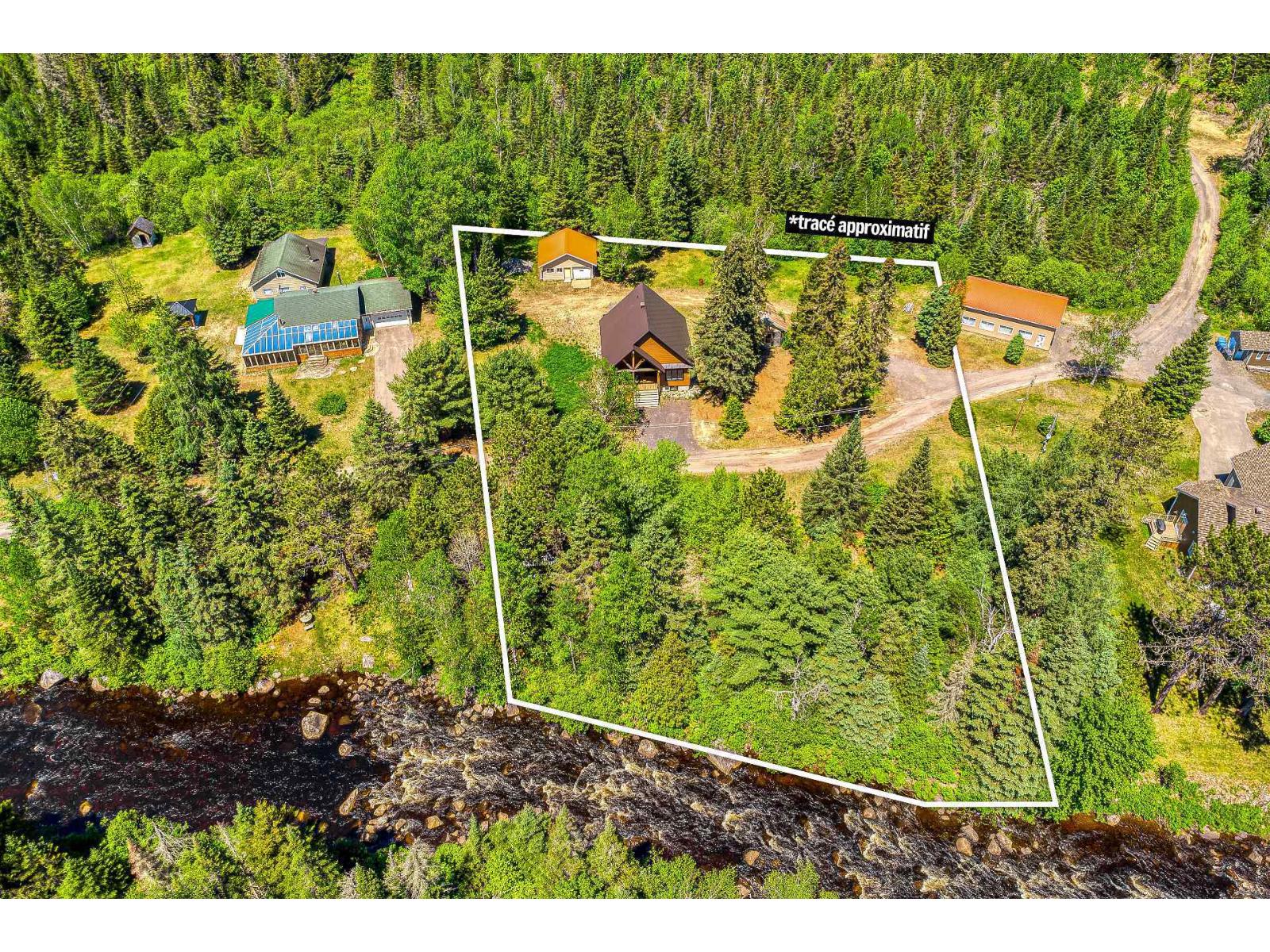 2580 Ch. Des Quatre-as Property Photo 4