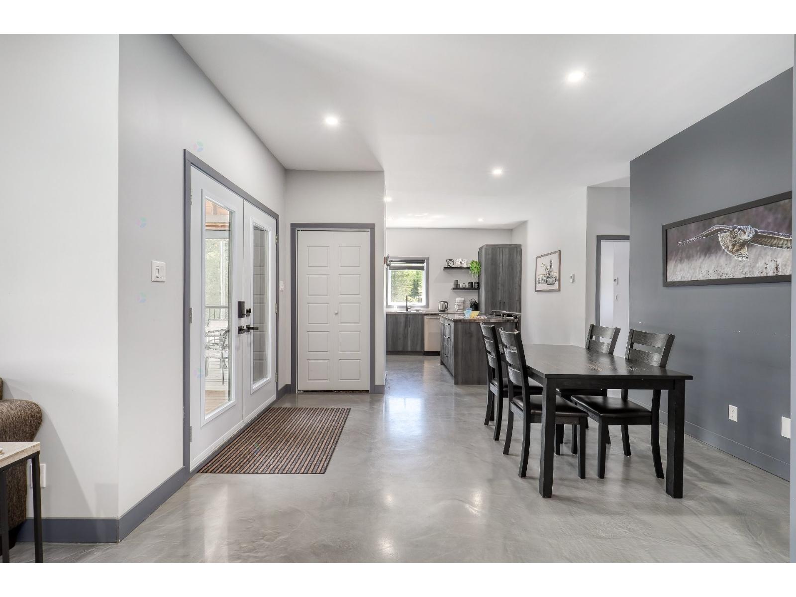 2580 Ch. Des Quatre-as Property Photo 12