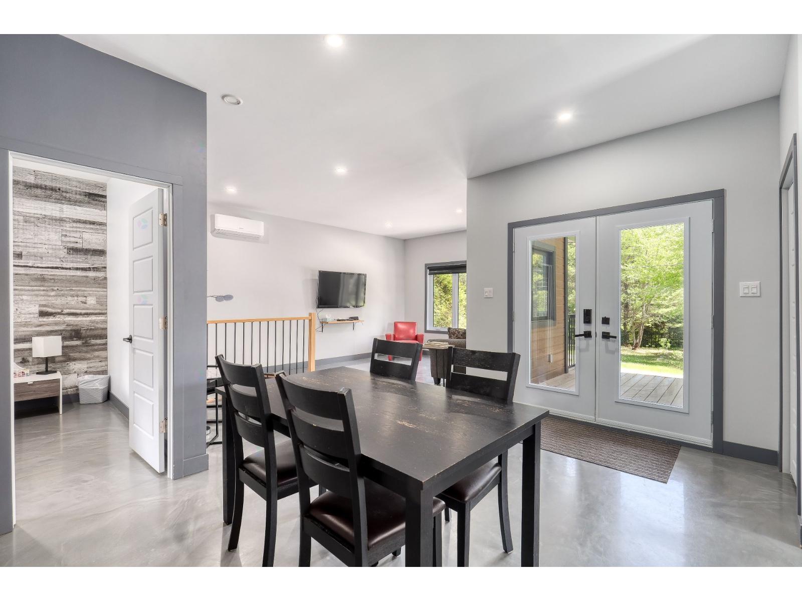 2580 Ch. Des Quatre-as Property Photo 13