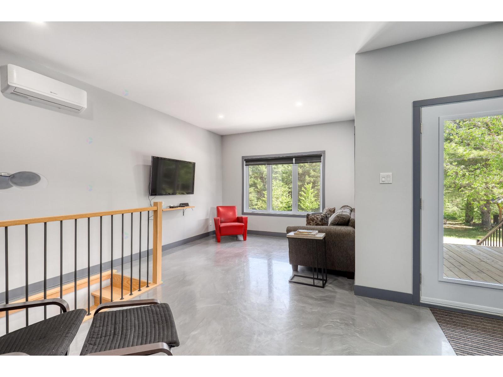 2580 Ch. Des Quatre-as Property Photo 21
