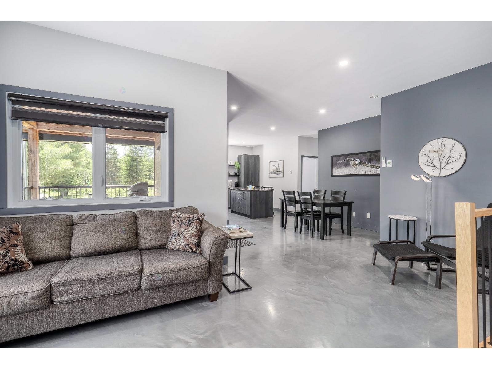 2580 Ch. Des Quatre-as Property Photo 23
