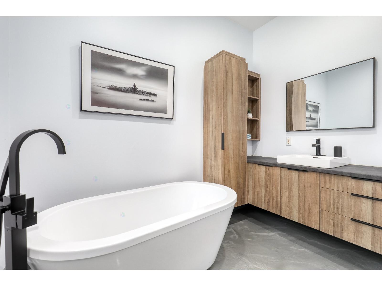 2580 Ch. Des Quatre-as Property Photo 31