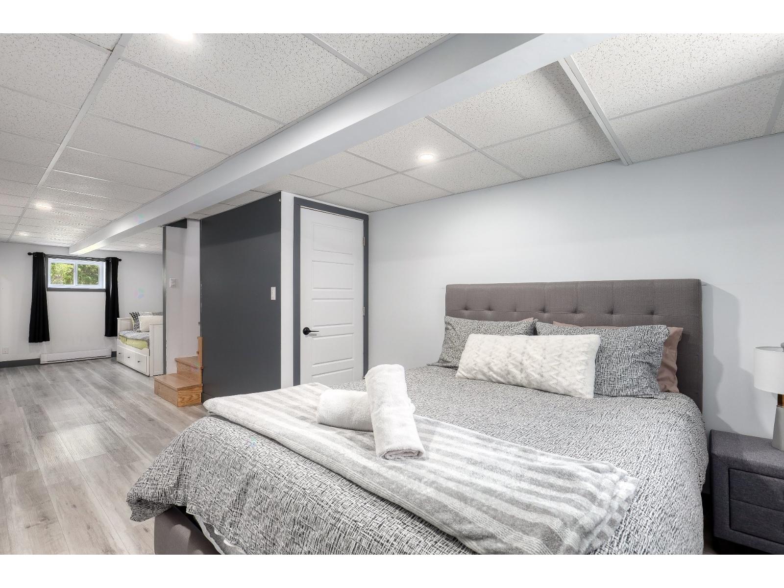2580 Ch. Des Quatre-as Property Photo 35