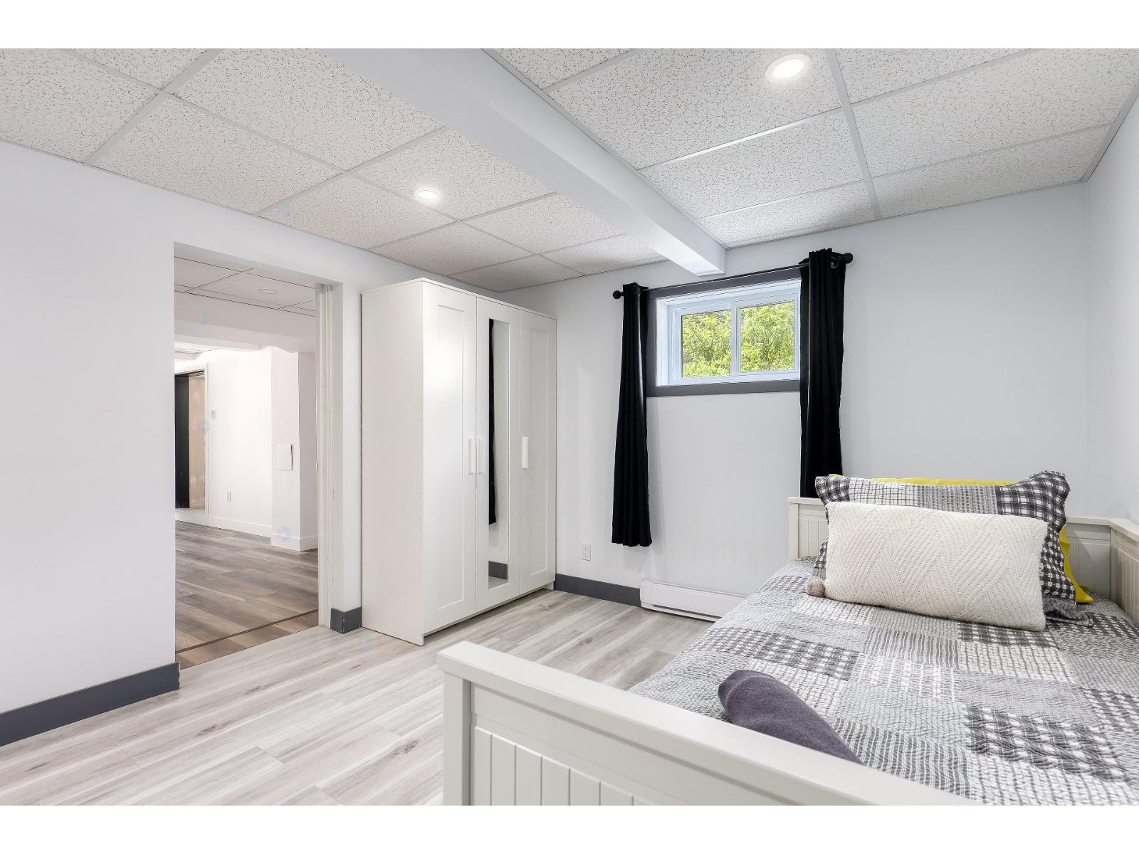 2580 Ch. Des Quatre-as Property Photo 36