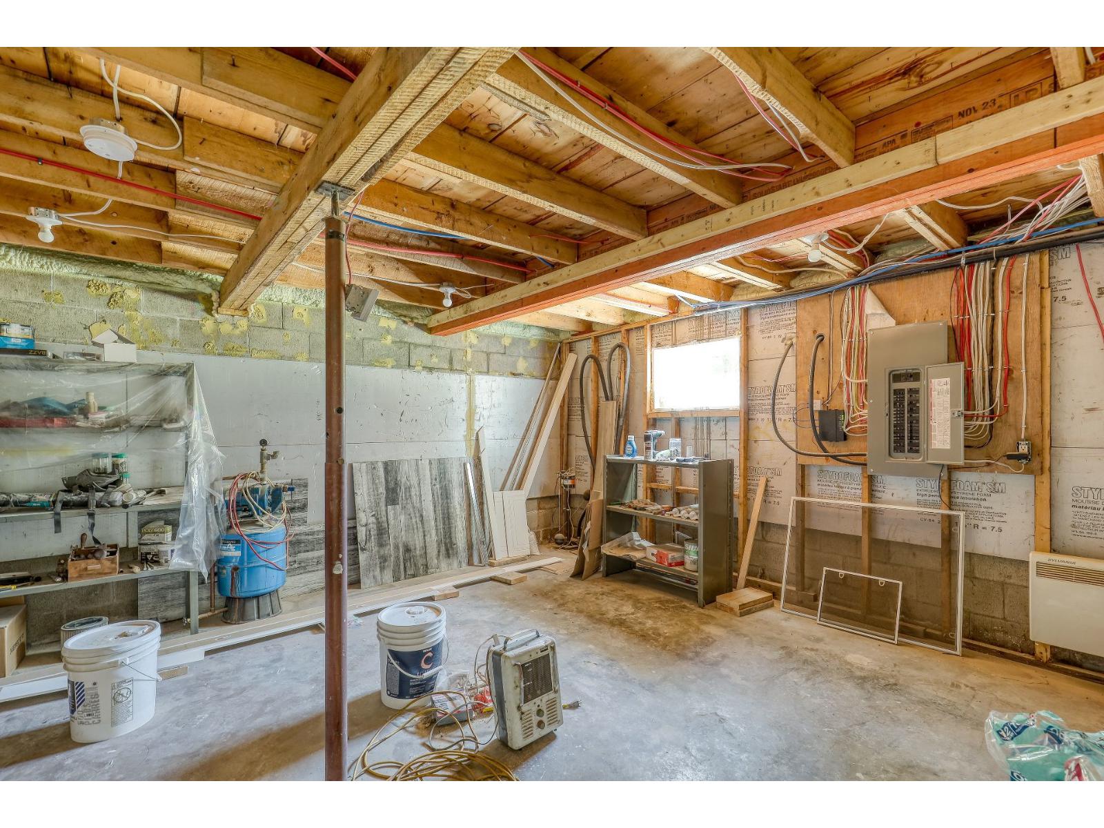 2580 Ch. Des Quatre-as Property Photo 38